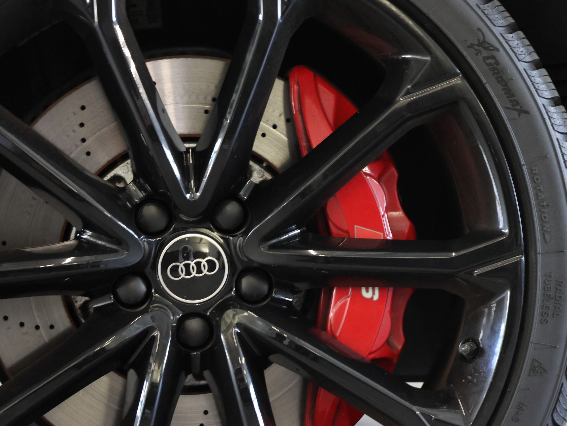 AUDI RS Q3 Sportback quattro S tronic *NARDO-GRAU LACKIERUNG*-image-10