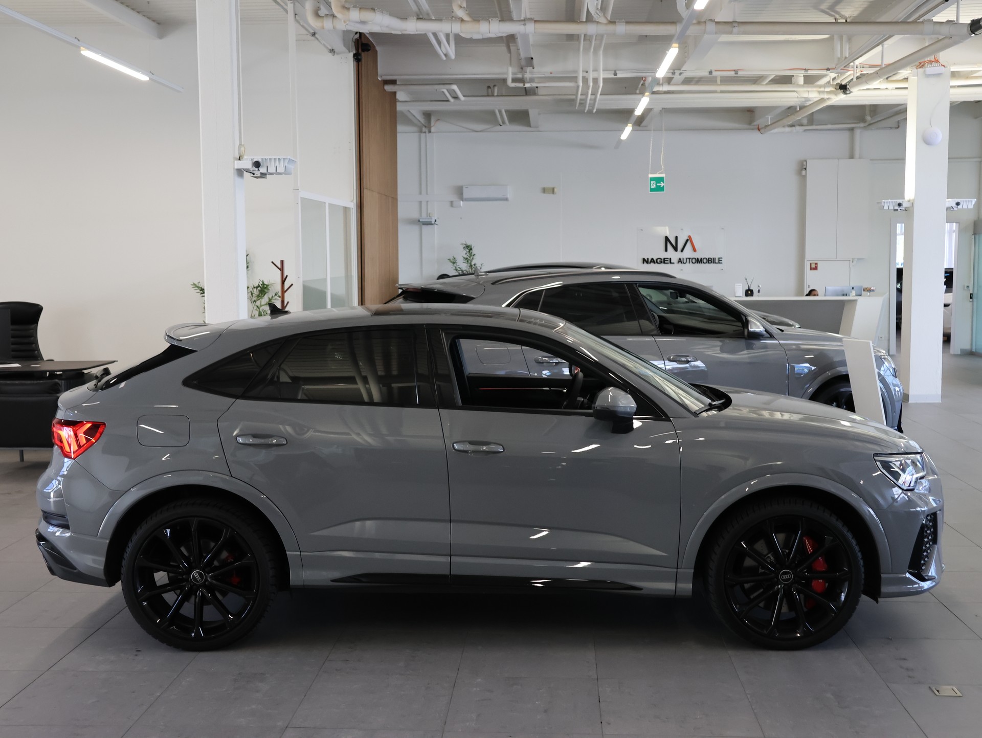 AUDI RS Q3 Sportback quattro S tronic *NARDO-GRAU LACKIERUNG*-image-8