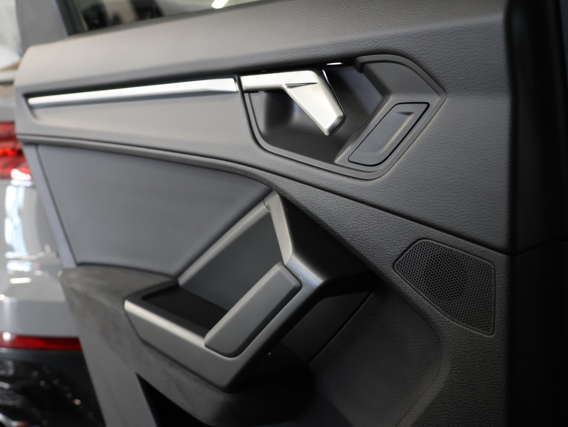 AUDI RS Q3 Sportback quattro S tronic *NARDO-GRAU LACKIERUNG*-image-32