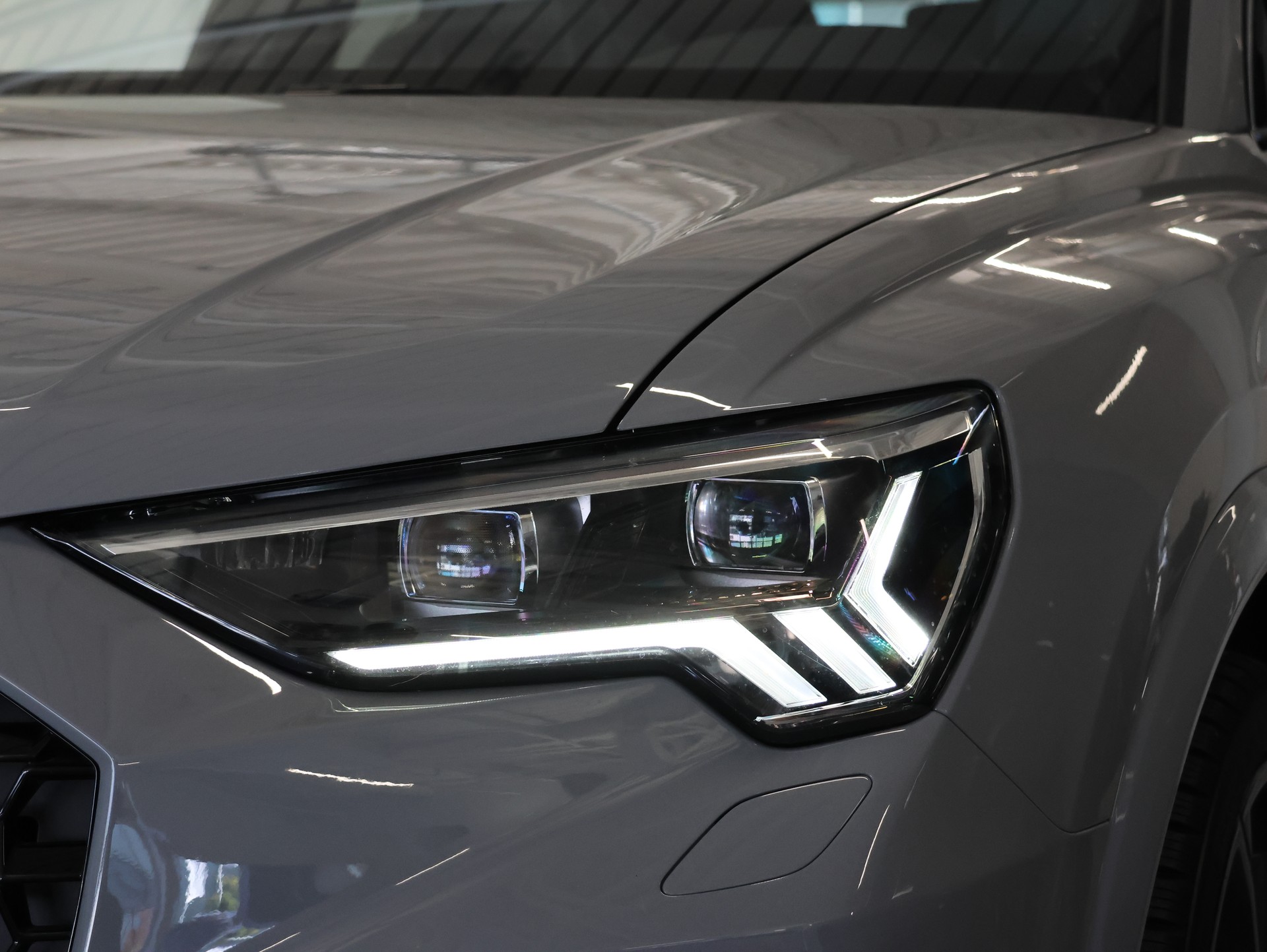 AUDI RS Q3 Sportback quattro S tronic *NARDO-GRAU LACKIERUNG*-image-3