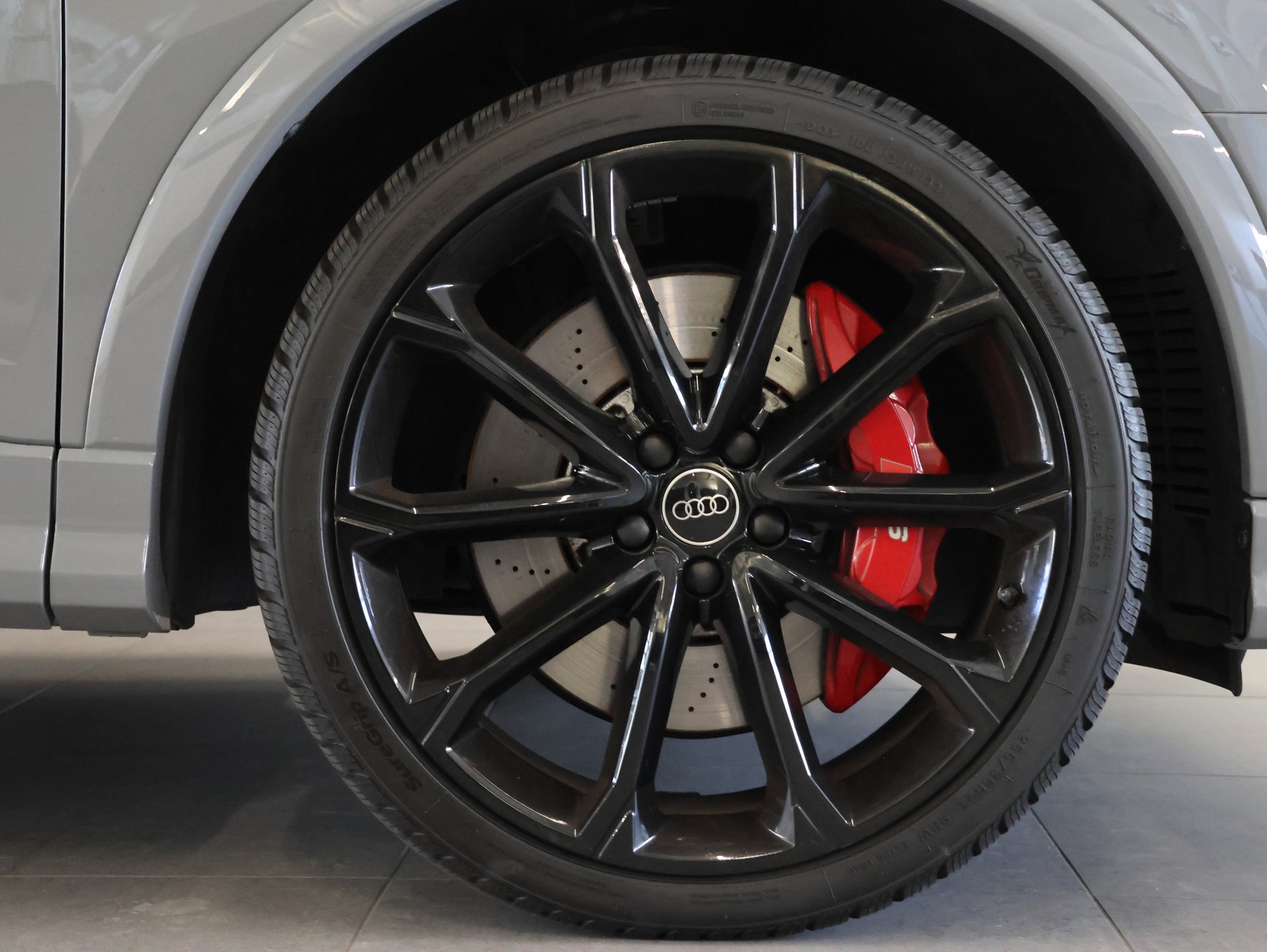 AUDI RS Q3 Sportback quattro S tronic *NARDO-GRAU LACKIERUNG*-image-9