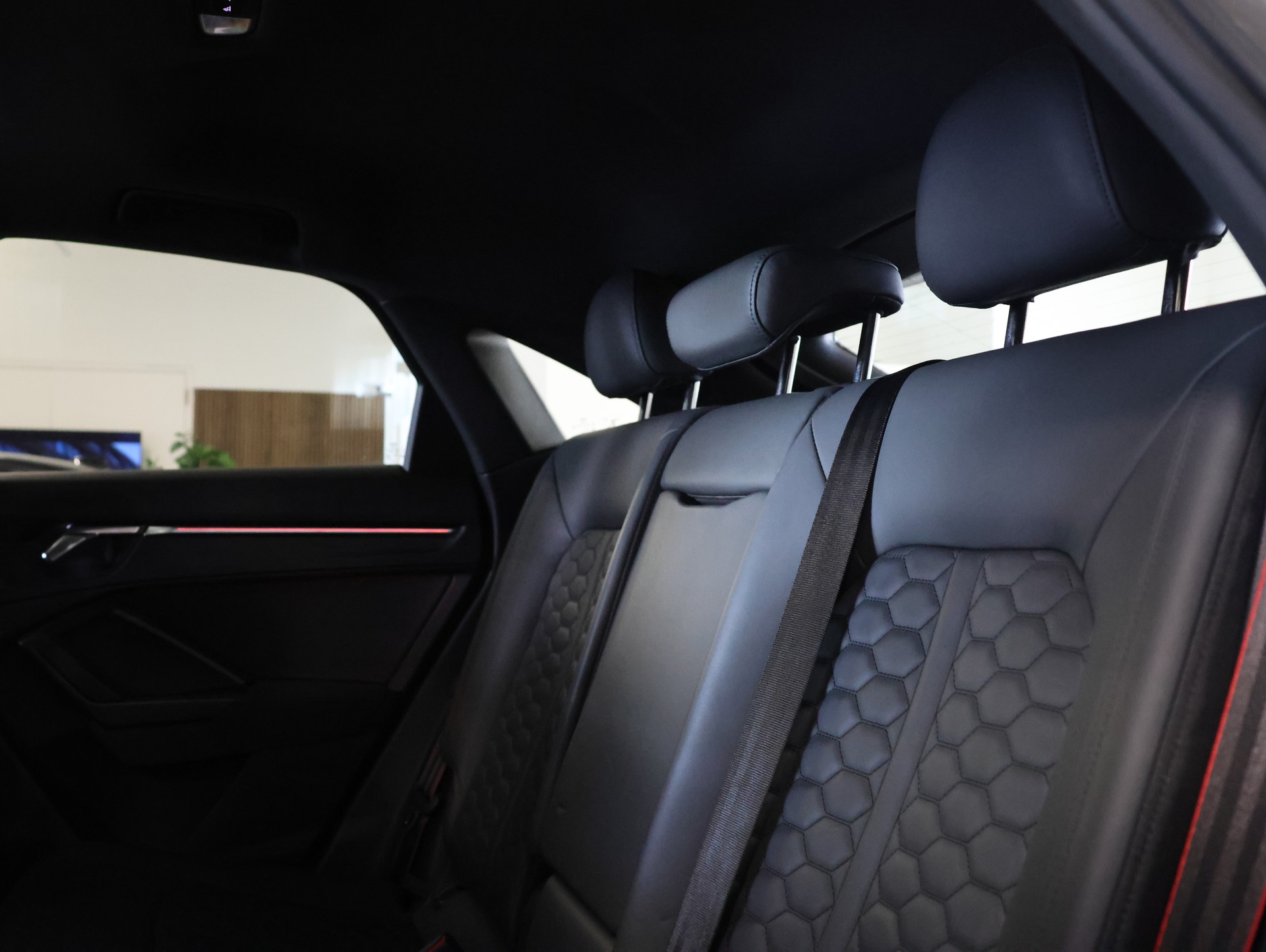 AUDI RS Q3 Sportback quattro S tronic *NARDO-GRAU LACKIERUNG*-image-30