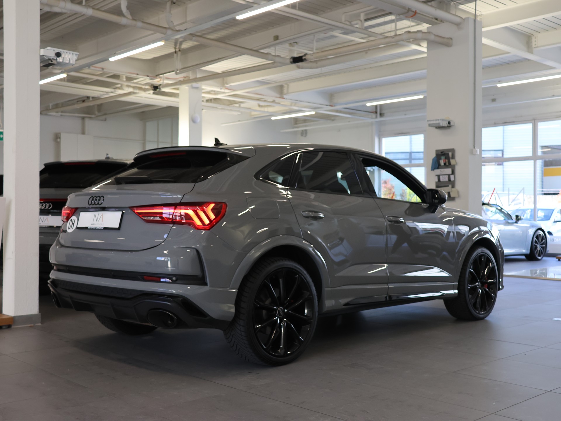 AUDI RS Q3 Sportback quattro S tronic *NARDO-GRAU LACKIERUNG*-image-6