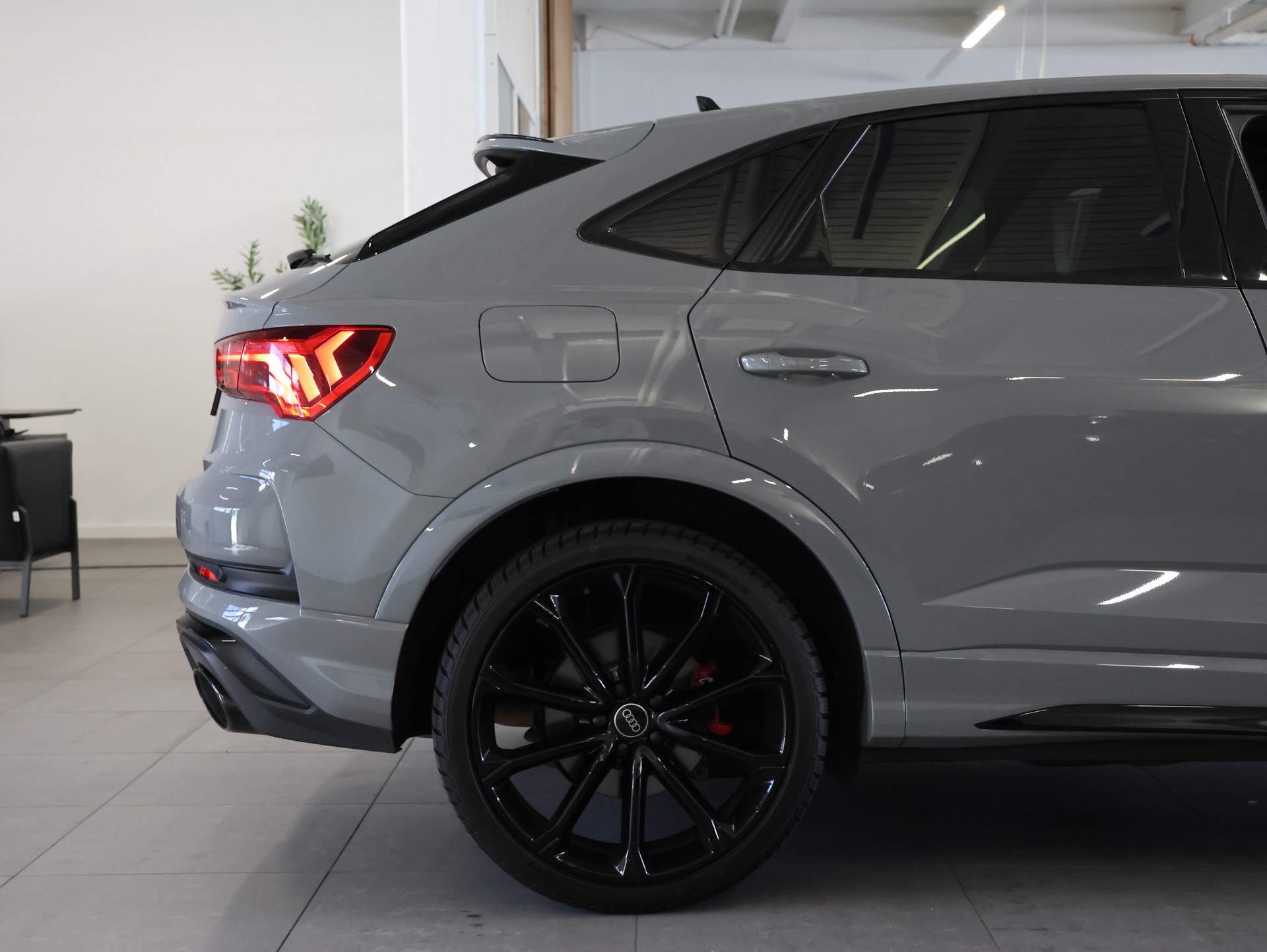 AUDI RS Q3 Sportback quattro S tronic *NARDO-GRAU LACKIERUNG*-image-7