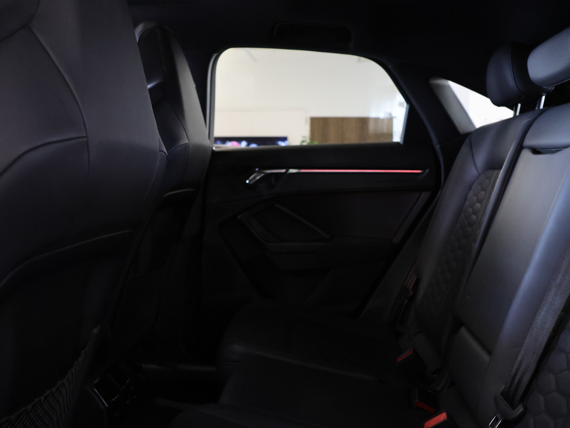 AUDI RS Q3 Sportback quattro S tronic *NARDO-GRAU LACKIERUNG*-image-31