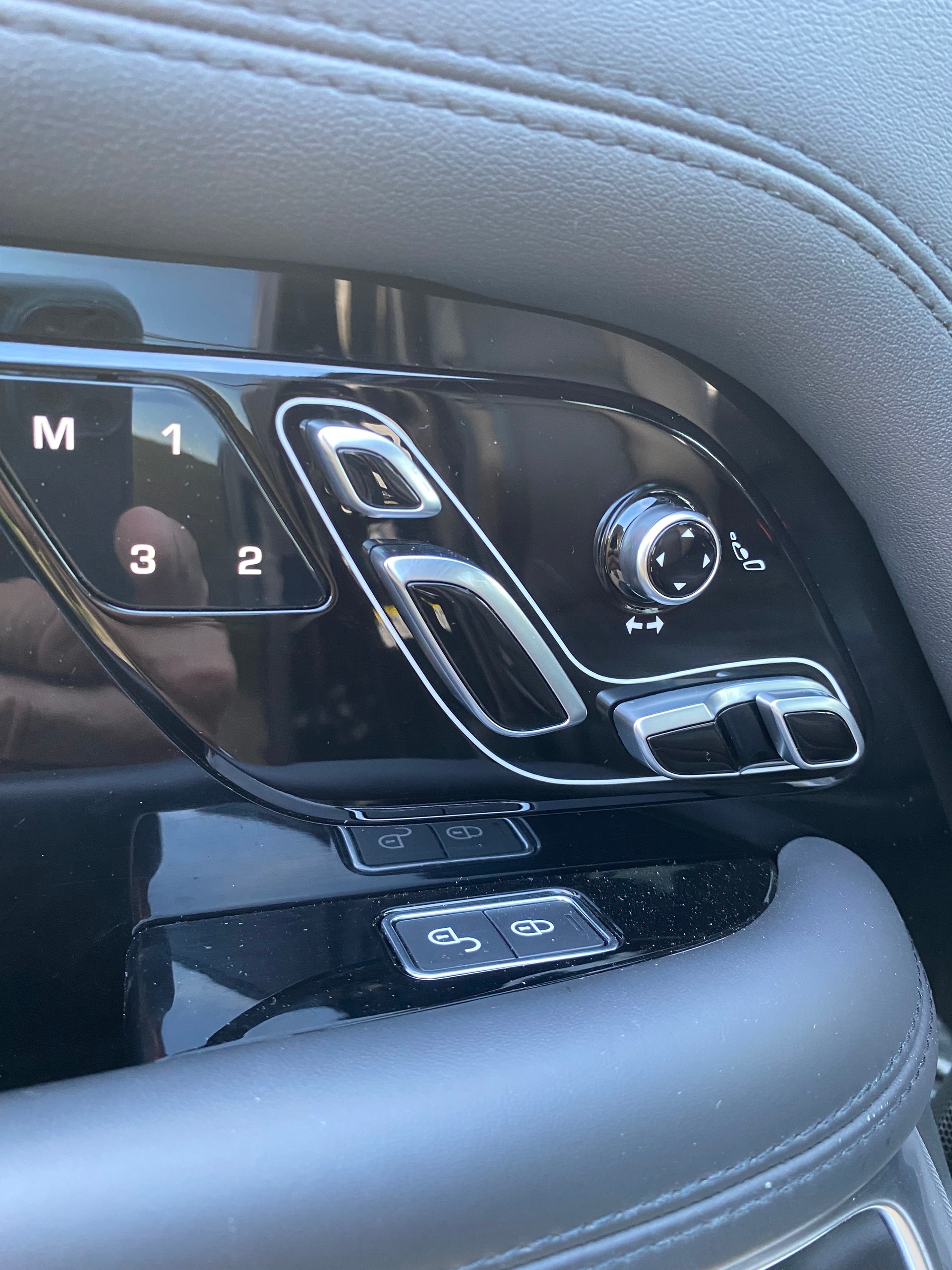 LAND ROVER Vogue 2.0Si4 PHEV-image-12