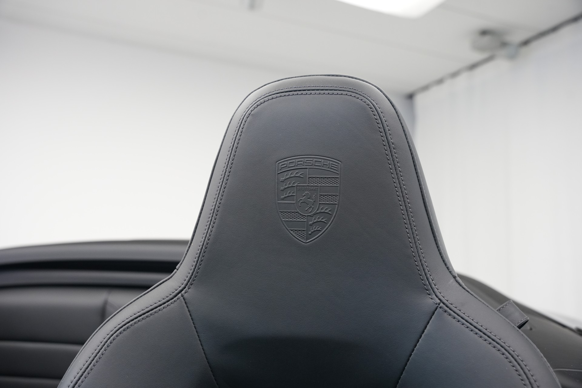 PORSCHE 911 Carrera Cabriolet PDK-image-32