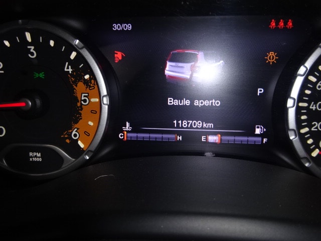JEEP Renegade 2.0 CRD Limited AWD + Low Range 9ATX-image-4