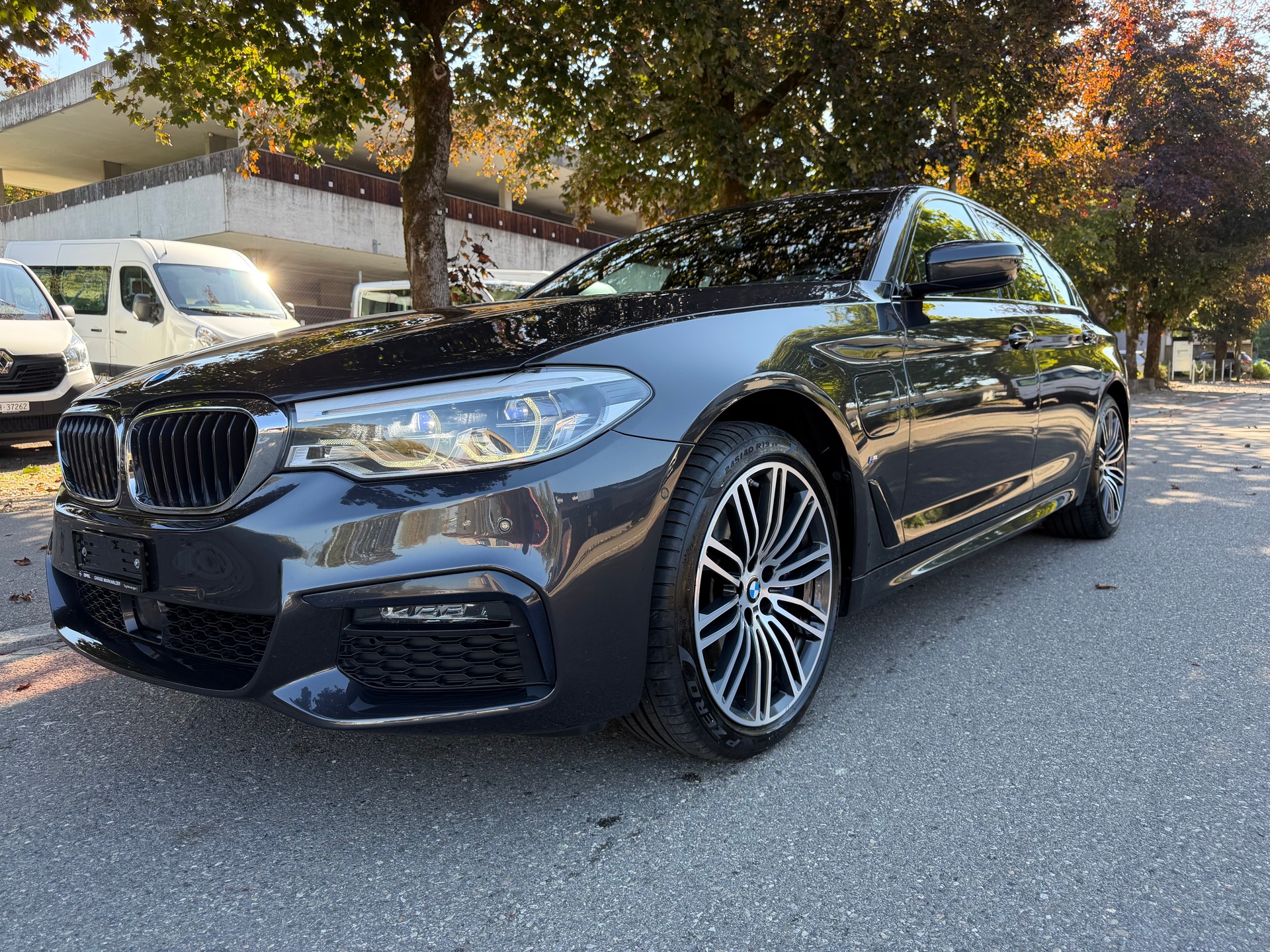 BMW 530e xDrive Pure M Sport Edition Steptronic-image-1