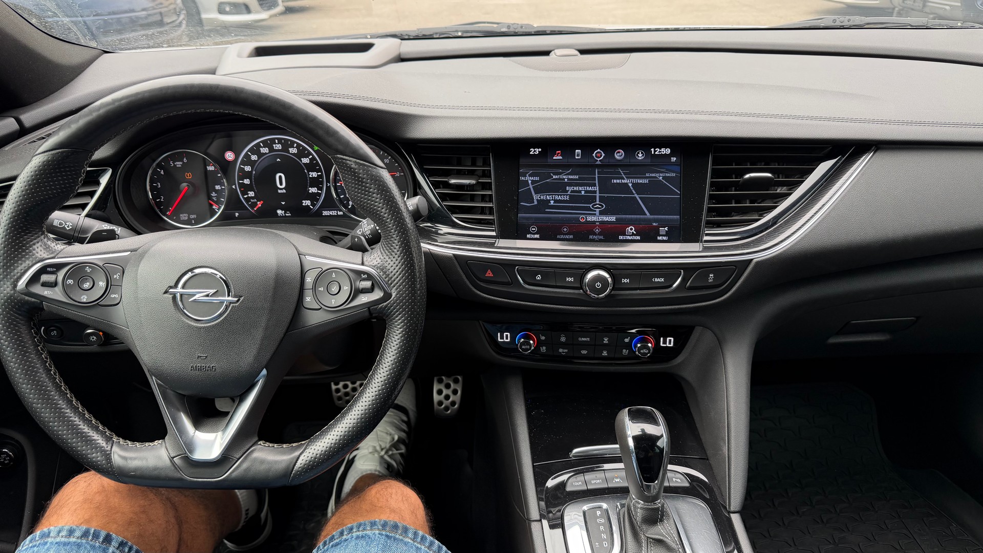 OPEL Insignia Country Tourer 2.0 BiDTI 4WD Automatic-image-11