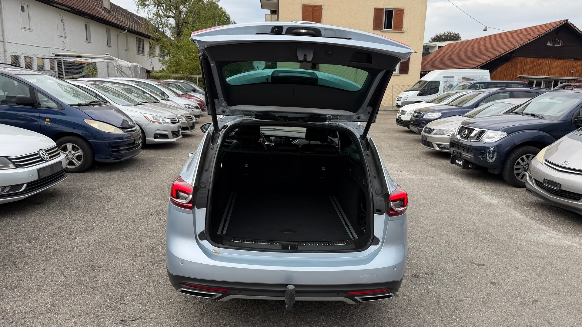 OPEL Insignia Country Tourer 2.0 BiDTI 4WD Automatic-image-13
