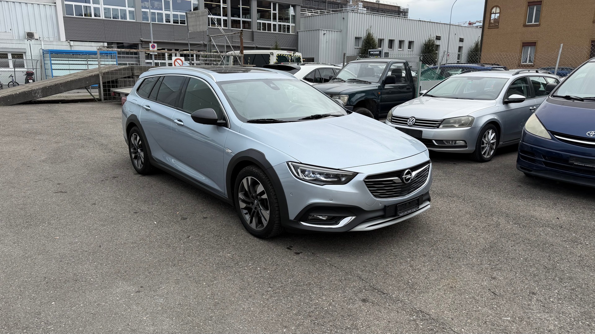 OPEL Insignia Country Tourer 2.0 BiDTI 4WD Automatic-image-1