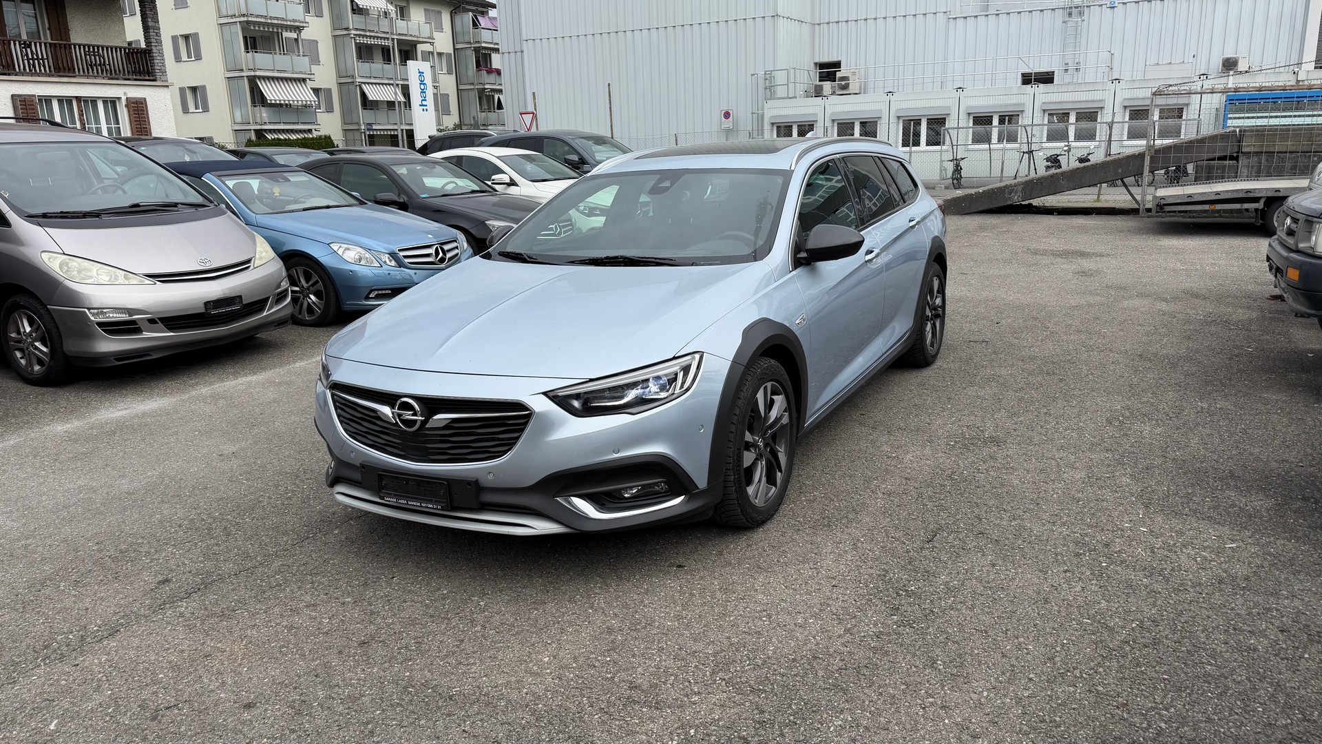 OPEL Insignia Country Tourer 2.0 BiDTI 4WD Automatic-image-0