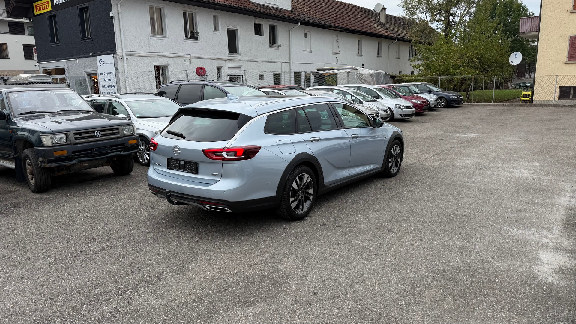 OPEL Insignia Country Tourer 2.0 BiDTI 4WD Automatic-image-2