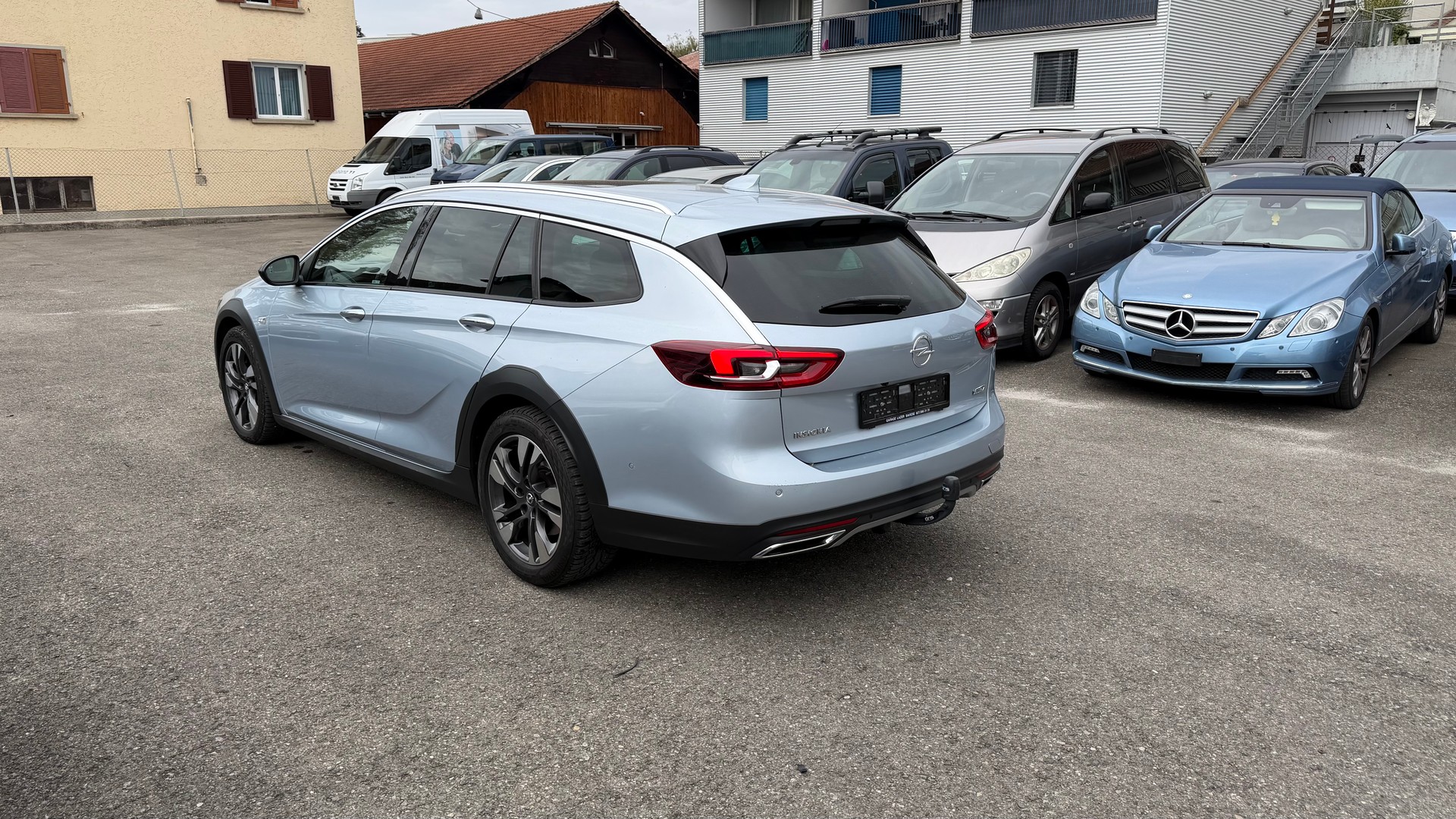 OPEL Insignia Country Tourer 2.0 BiDTI 4WD Automatic-image-3