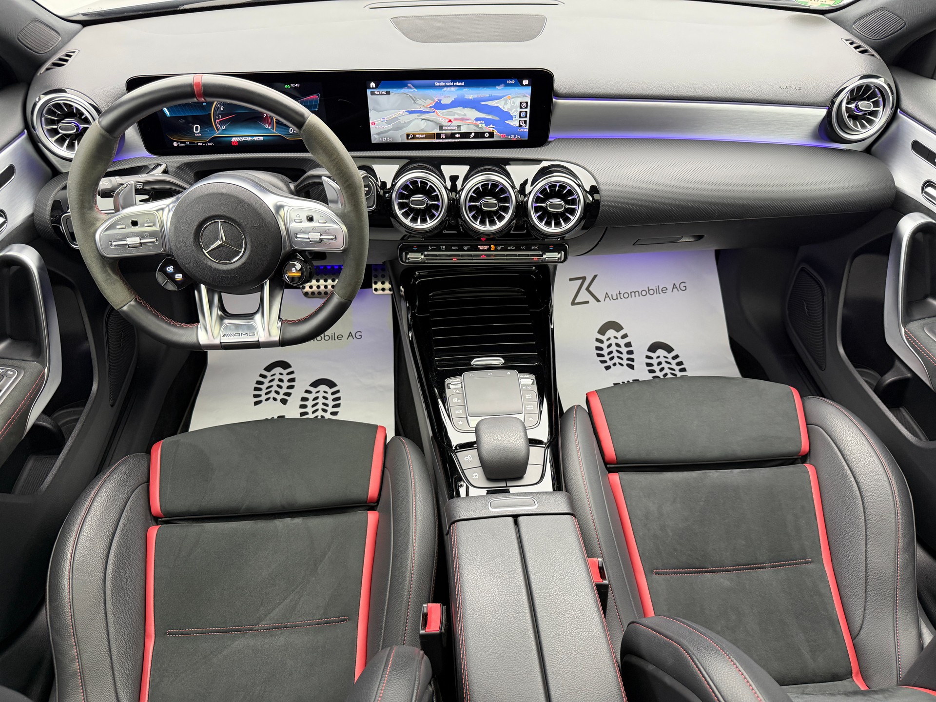 MERCEDES-BENZ A 35 AMG 4Matic Mountain Grey Magno Speedshift / 360° Kamera / Panoramadach / Burmester Sound / Keyless Go / AMG Sportsitze /-image-11