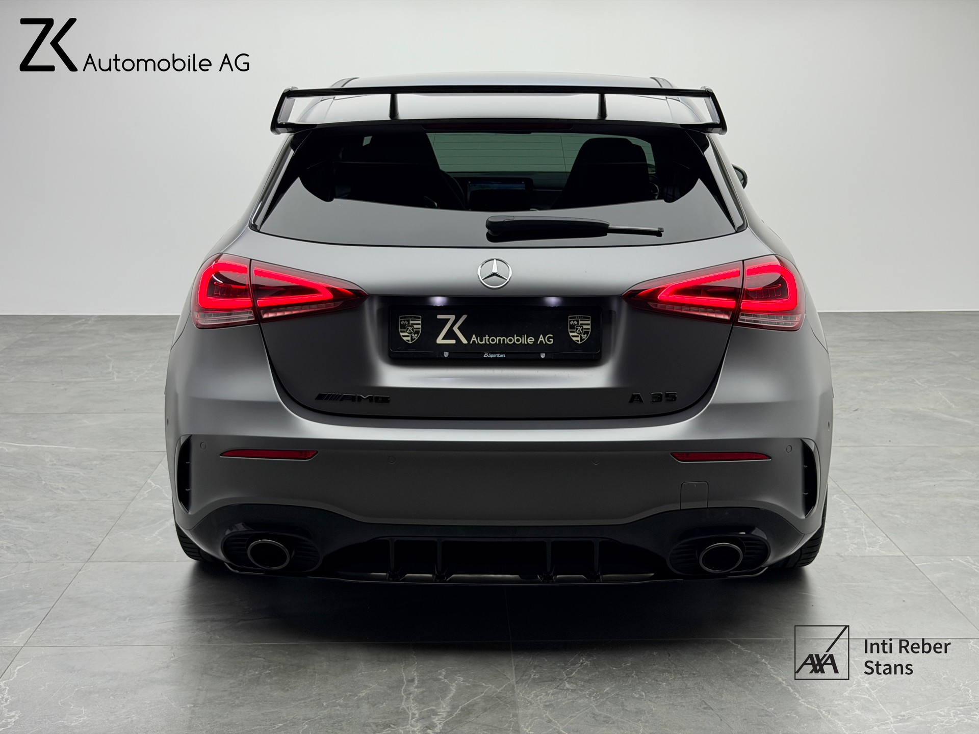 MERCEDES-BENZ A 35 AMG 4Matic Mountain Grey Magno Speedshift / 360° Kamera / Panoramadach / Burmester Sound / Keyless Go / AMG Sportsitze /-image-4