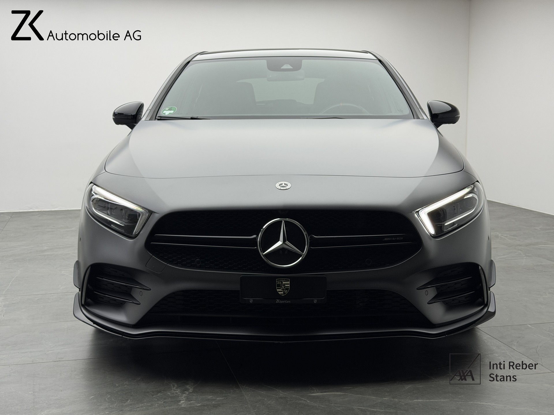MERCEDES-BENZ A 35 AMG 4Matic Mountain Grey Magno Speedshift / 360° Kamera / Panoramadach / Burmester Sound / Keyless Go / AMG Sportsitze /-image-3