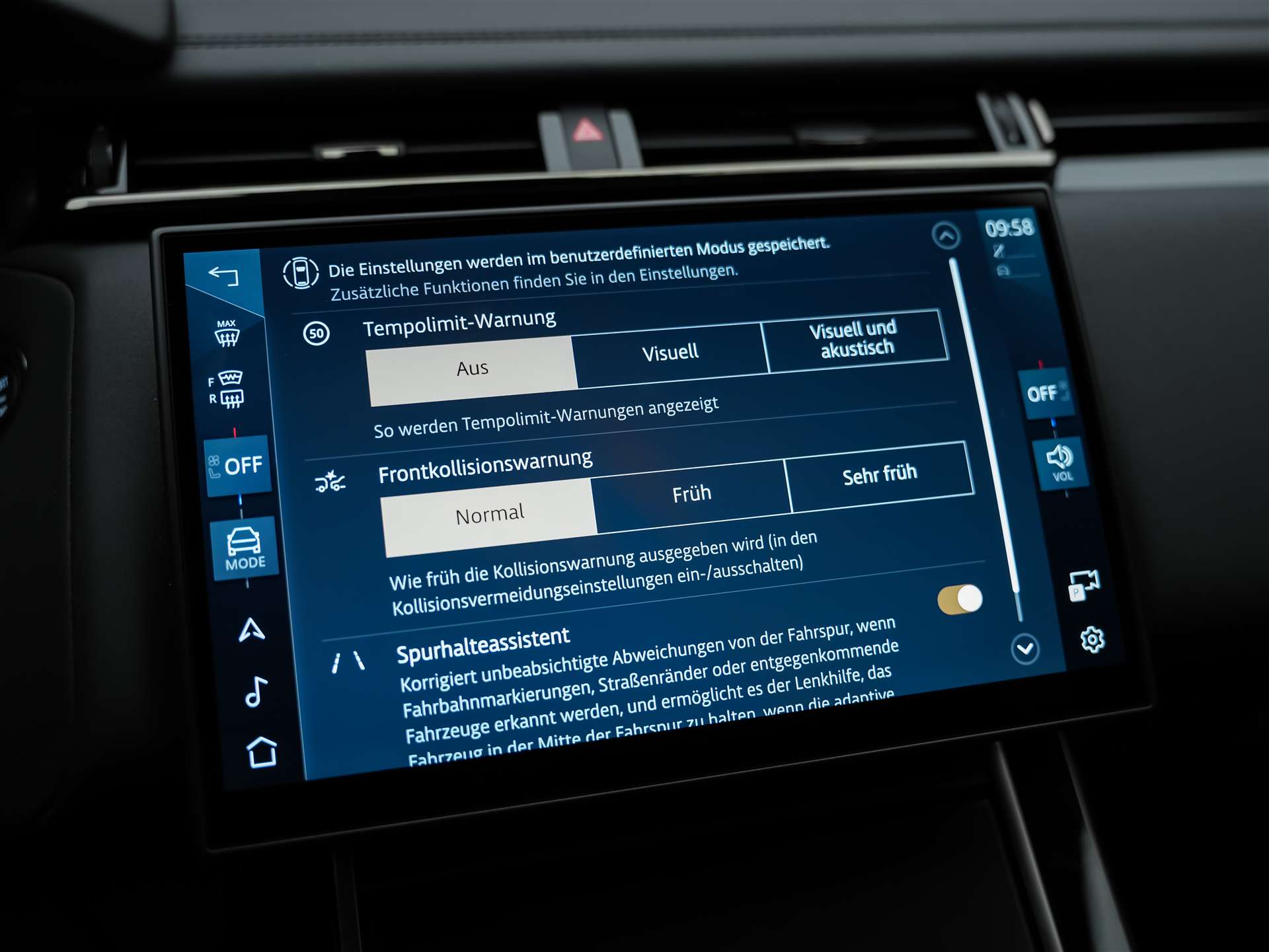 LAND ROVER Range Rover Velar Dynamic SE D 300 I6 MHEV Automatic *Facelift*Panorama*Werksgarantie*-image-38