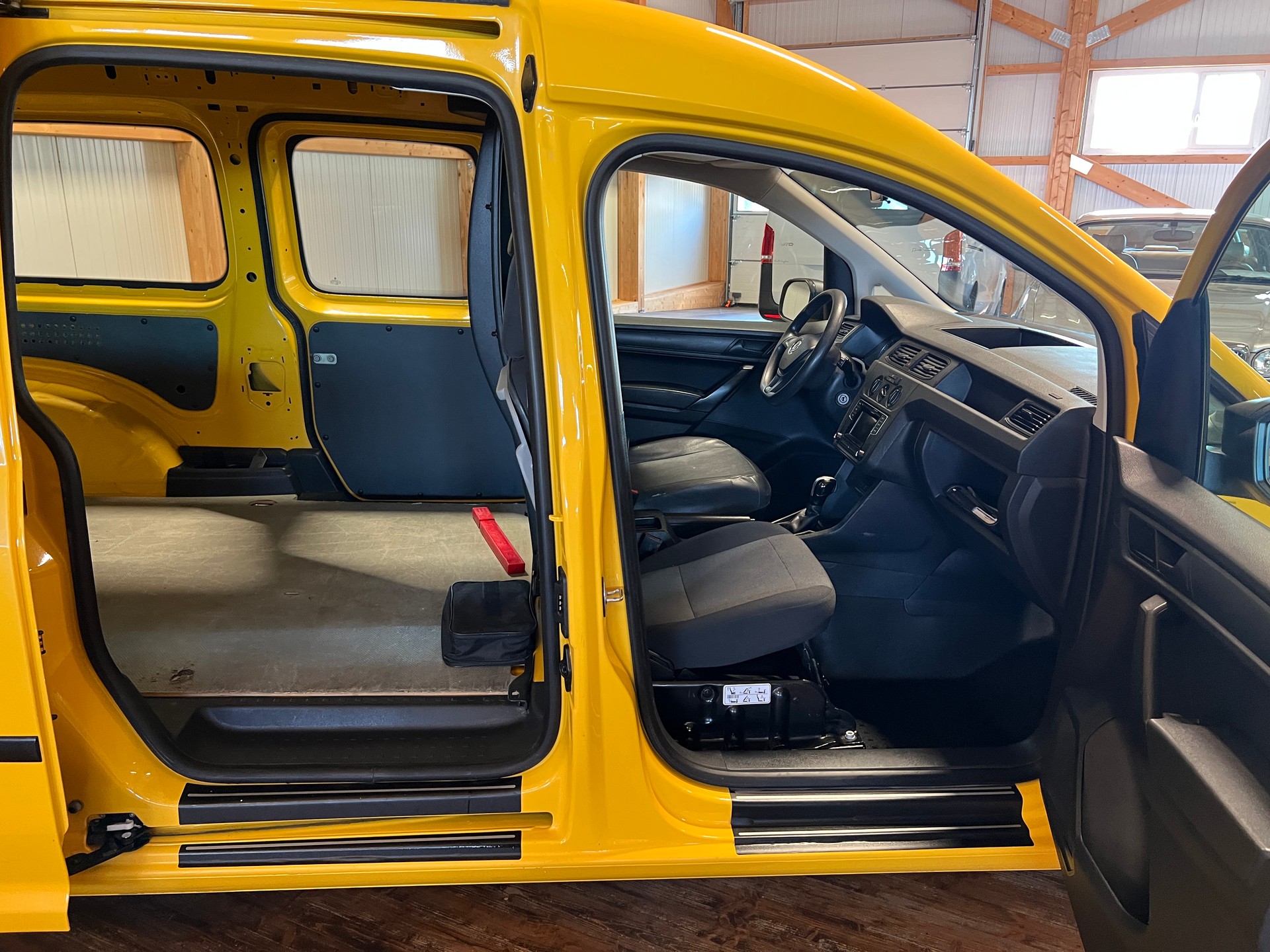 VW Caddy Maxi 2.0TDI 4Mot. BlueMotion Technology DSG-image-13