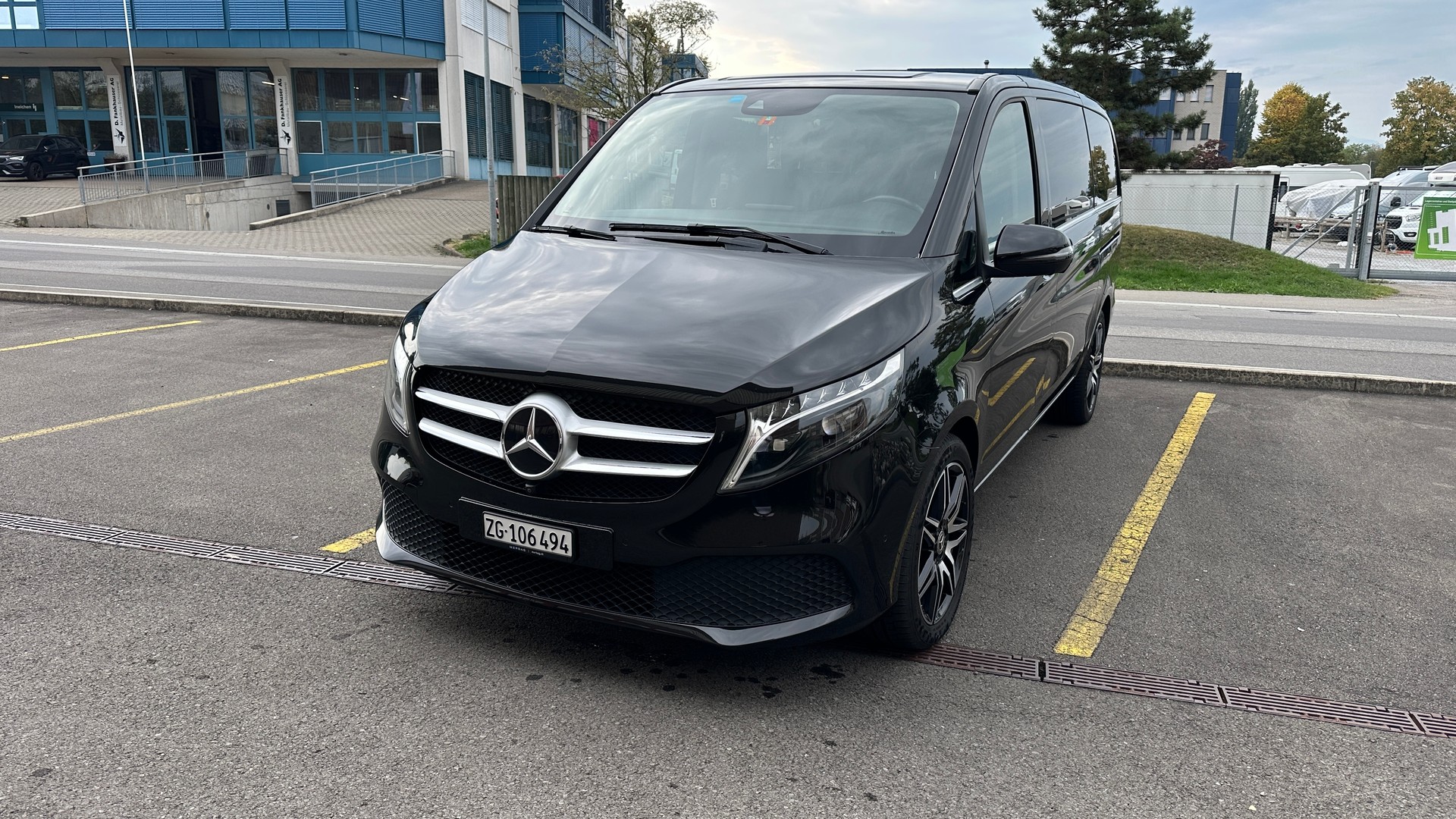 MERCEDES-BENZ V250 d 4MATIC Lang – 8 Plätze-image-0