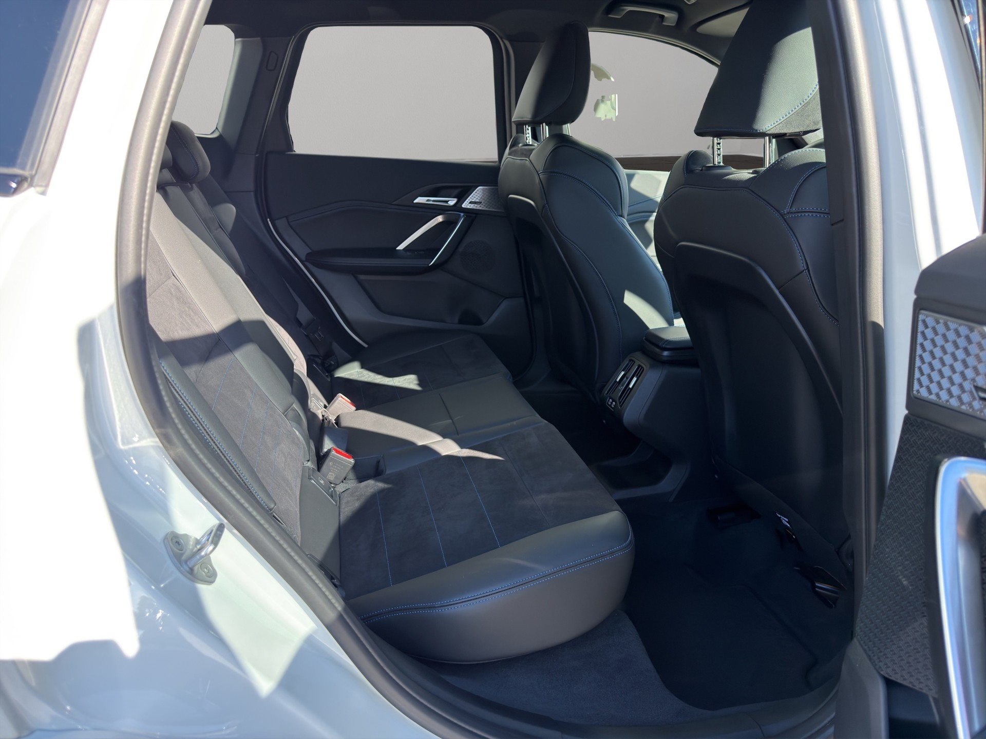 BMW X1 xDrive 20d 48V M Sport-image-17