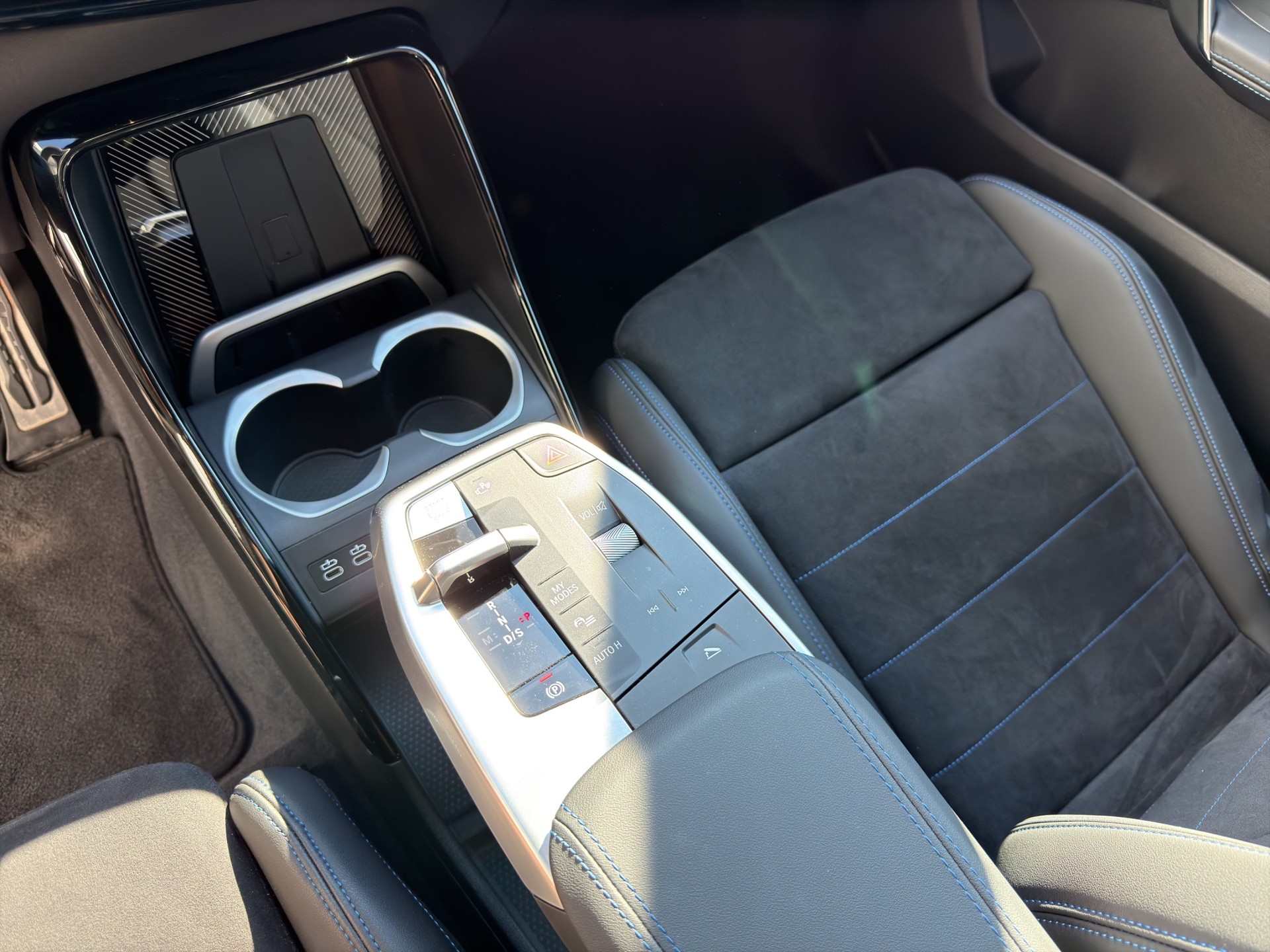 BMW X1 xDrive 20d 48V M Sport-image-13