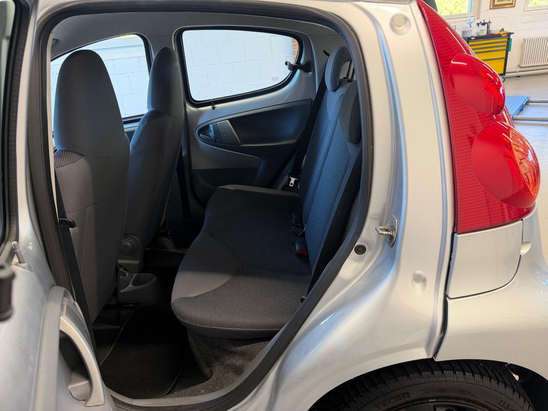 PEUGEOT 107 1.0 Trendy-image-11