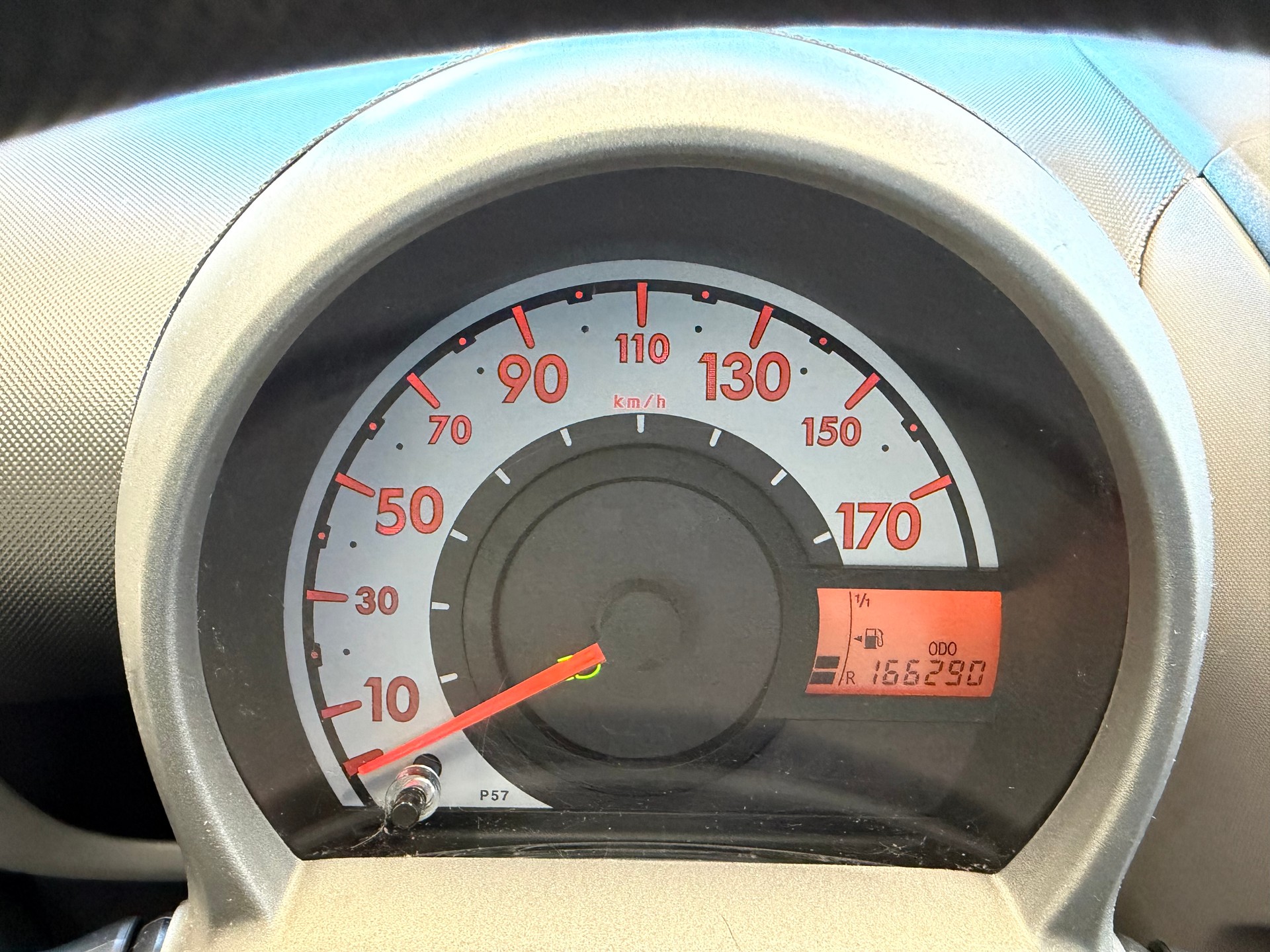 PEUGEOT 107 1.0 Trendy-image-9