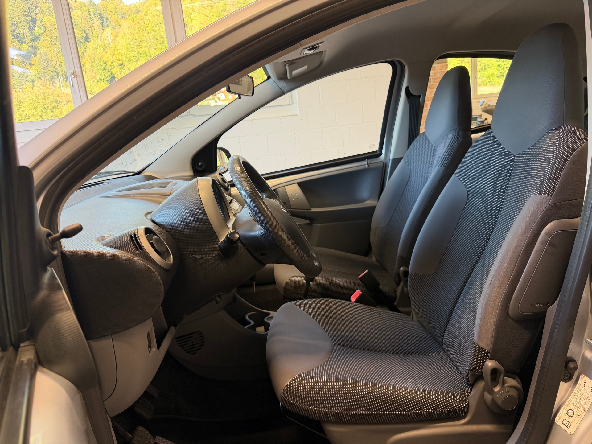 PEUGEOT 107 1.0 Trendy-image-7
