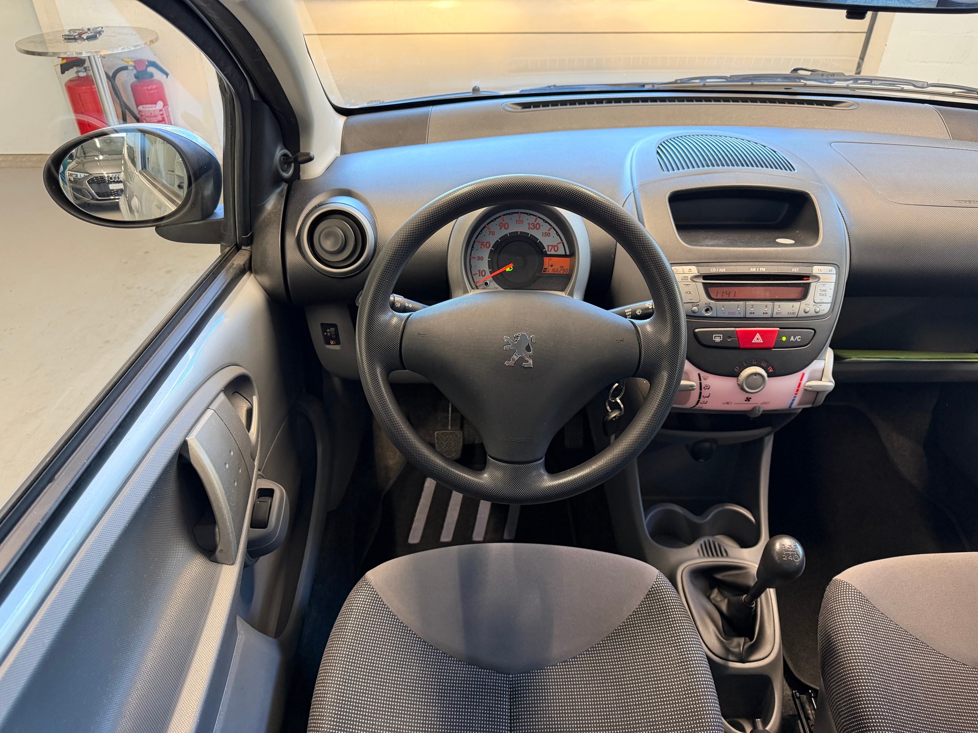 PEUGEOT 107 1.0 Trendy-image-8