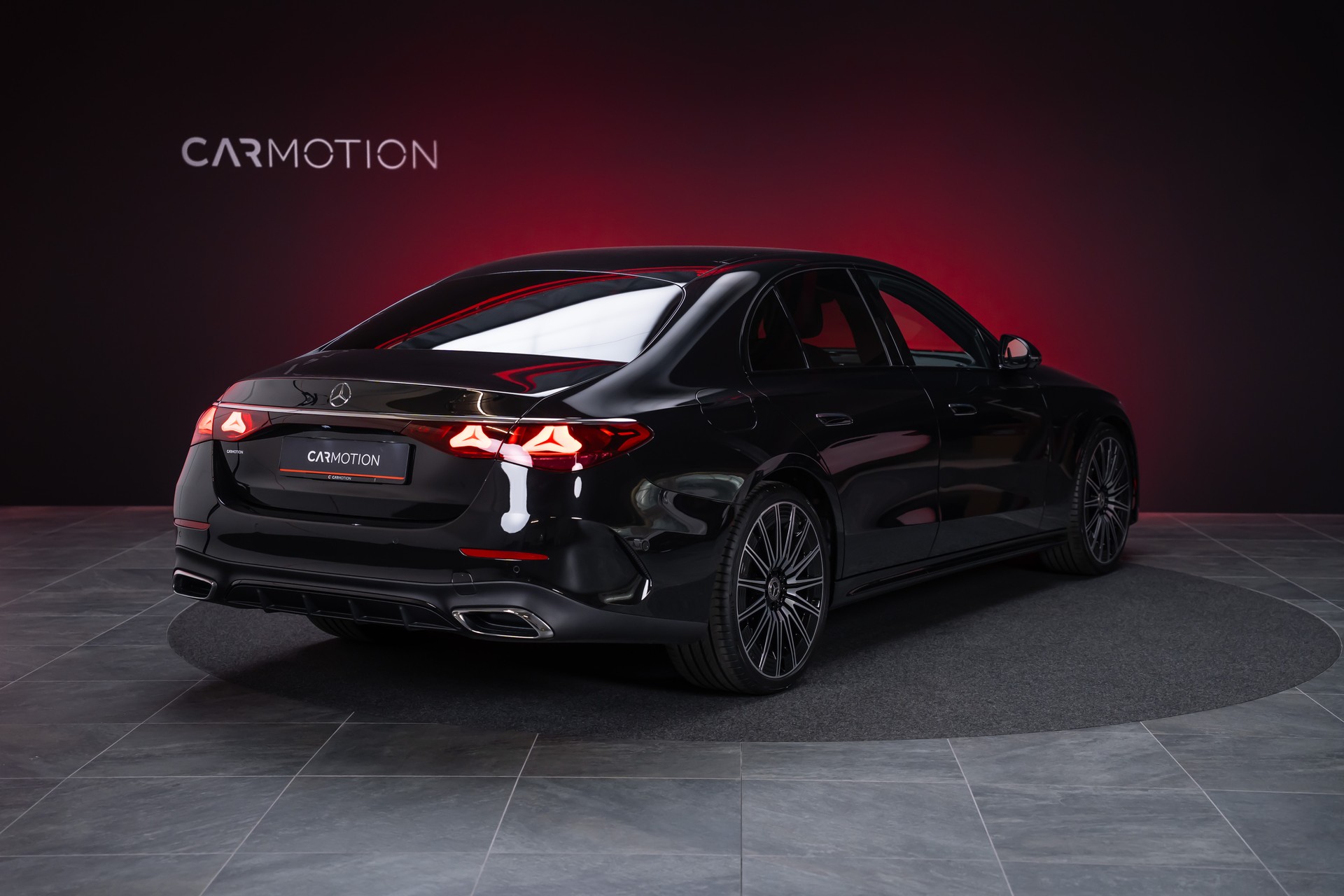 MERCEDES-BENZ E 220 d AMG Line / Hyperscreen / 360°Kamera / el.Sitze-image-4