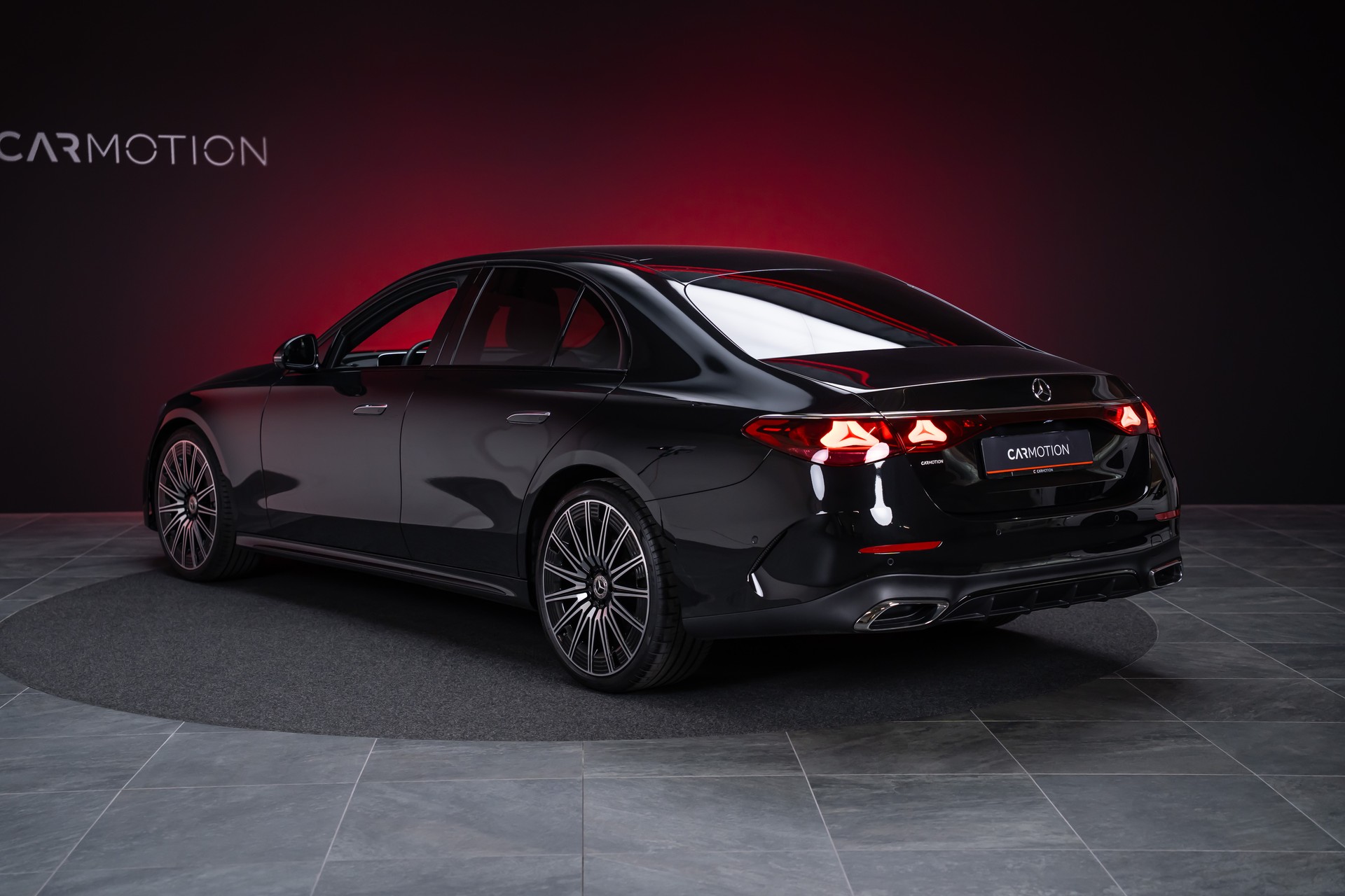 MERCEDES-BENZ E 220 d AMG Line / Hyperscreen / 360°Kamera / el.Sitze-image-8