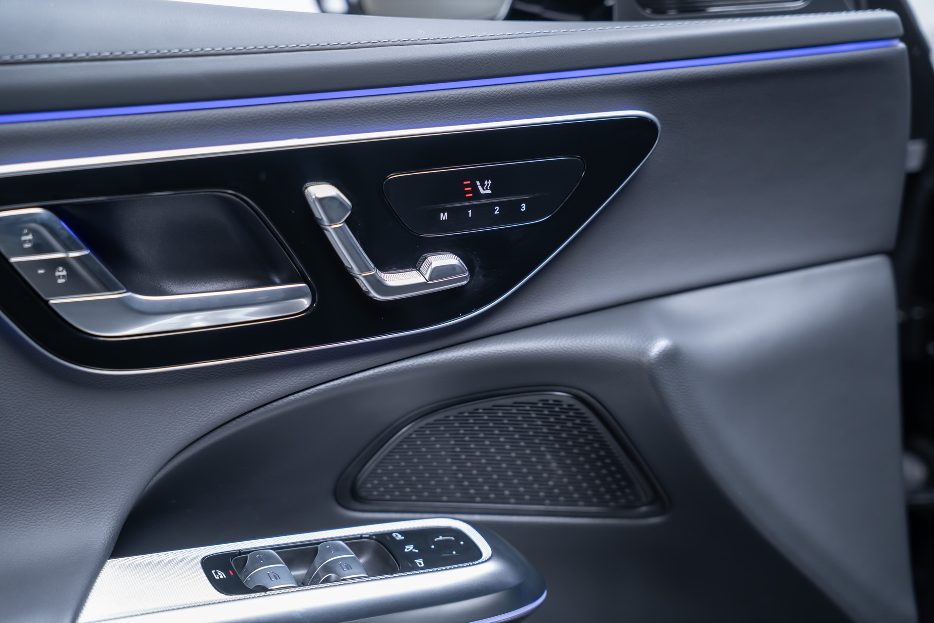 MERCEDES-BENZ E 220 d AMG Line / Hyperscreen / 360°Kamera / el.Sitze-image-14