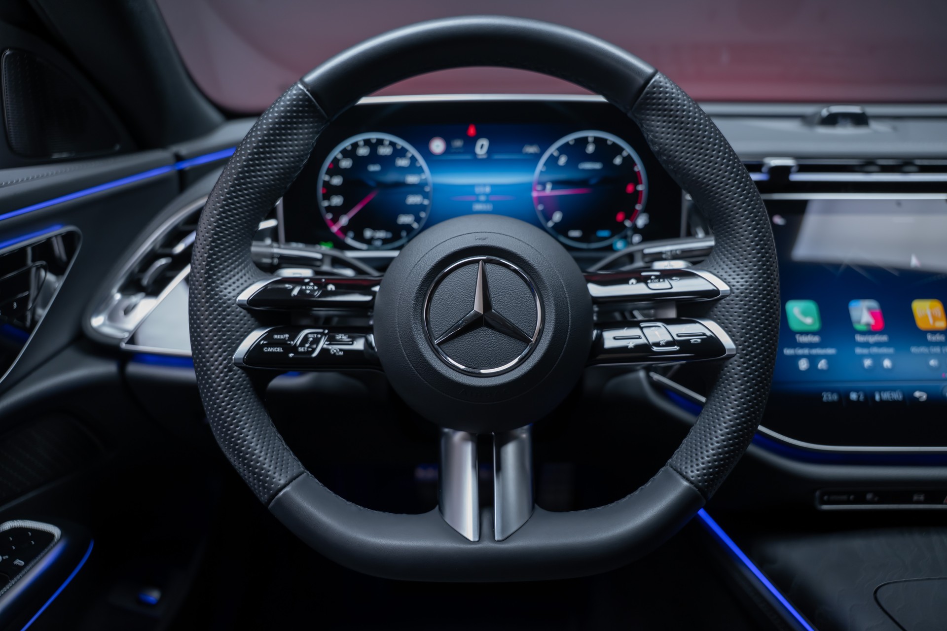 MERCEDES-BENZ E 220 d AMG Line / Hyperscreen / 360°Kamera / el.Sitze-image-24