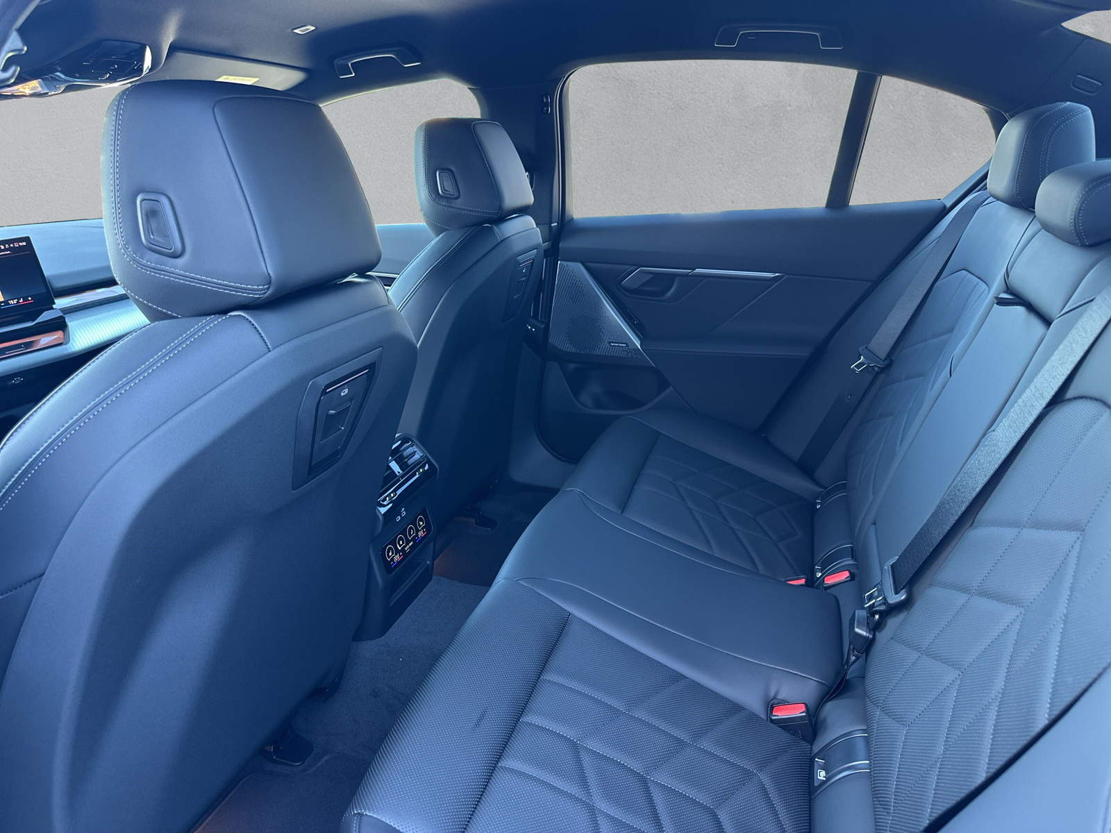 BMW 540d xDrive 48V M Sport Steptronic **Action de leasing à 0.0%**-image-11