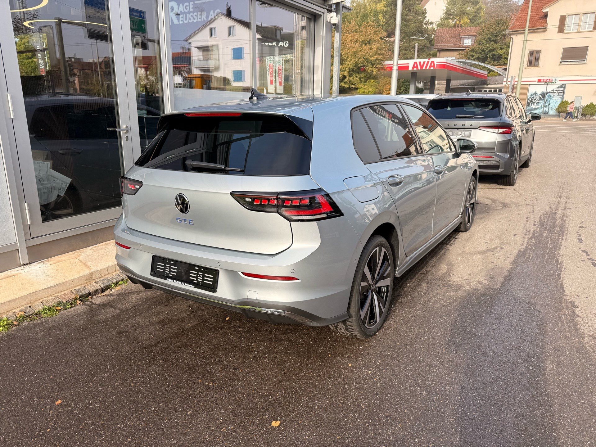 VW Golf GTE 1.5 TSI eHybrid 272 PS *** TOPAUSSTATTUNG MIT 5 JAHRE VW WERKSGARANTIE ***-showroom-element-3