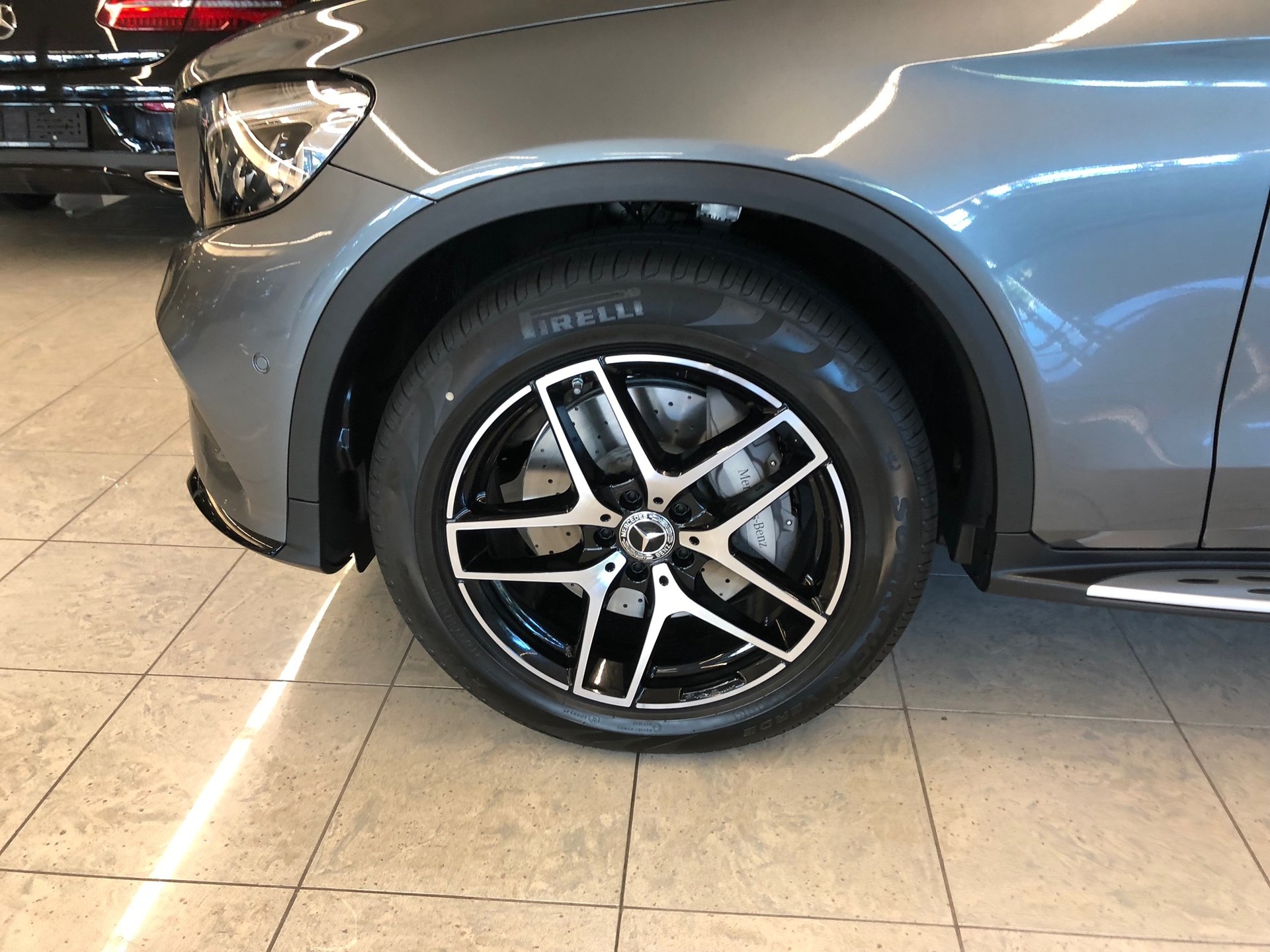 MERCEDES-BENZ GLC 250 d AMG Line 4Matic 9G-Tronic-image-3