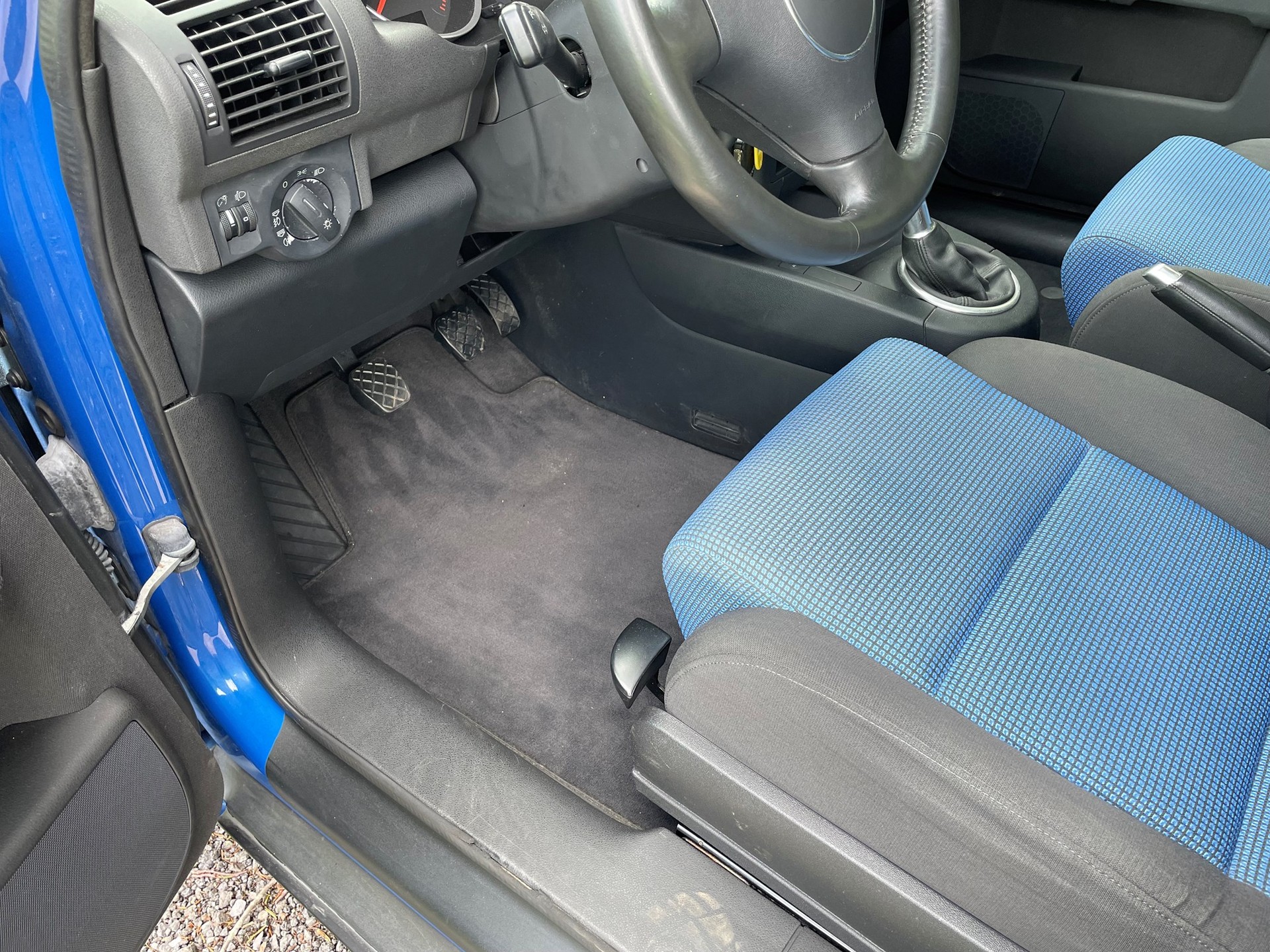 AUDI A2 1.4-image-5