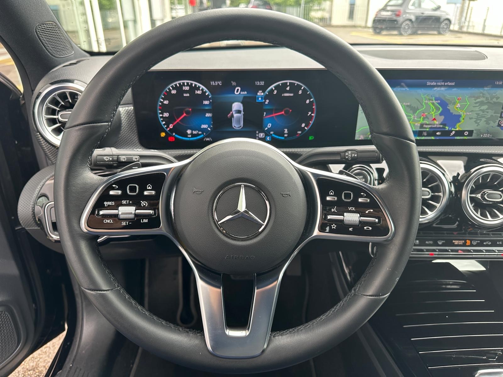 MERCEDES-BENZ A 180 Progressive 7G-DCT-image-8