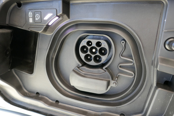 PEUGEOT 3008 73kWh Allure-image-14