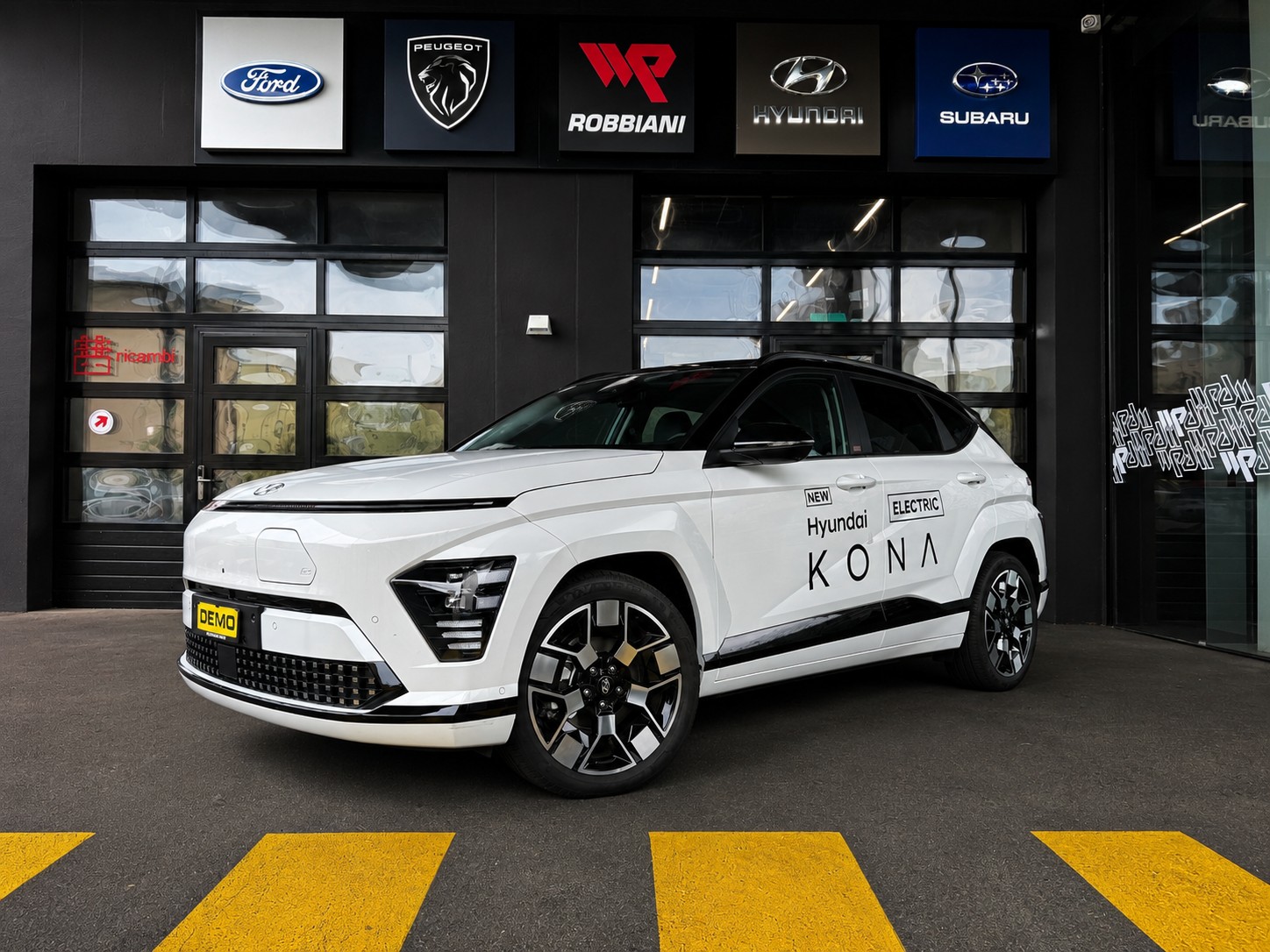 HYUNDAI Kona DEMO EV 65.4 kWh Vertex-image-0