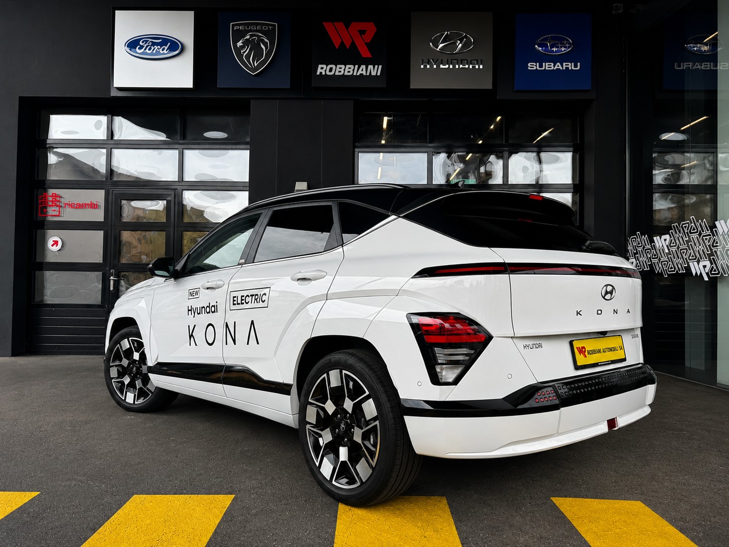 HYUNDAI Kona DEMO EV 65.4 kWh Vertex-image-2