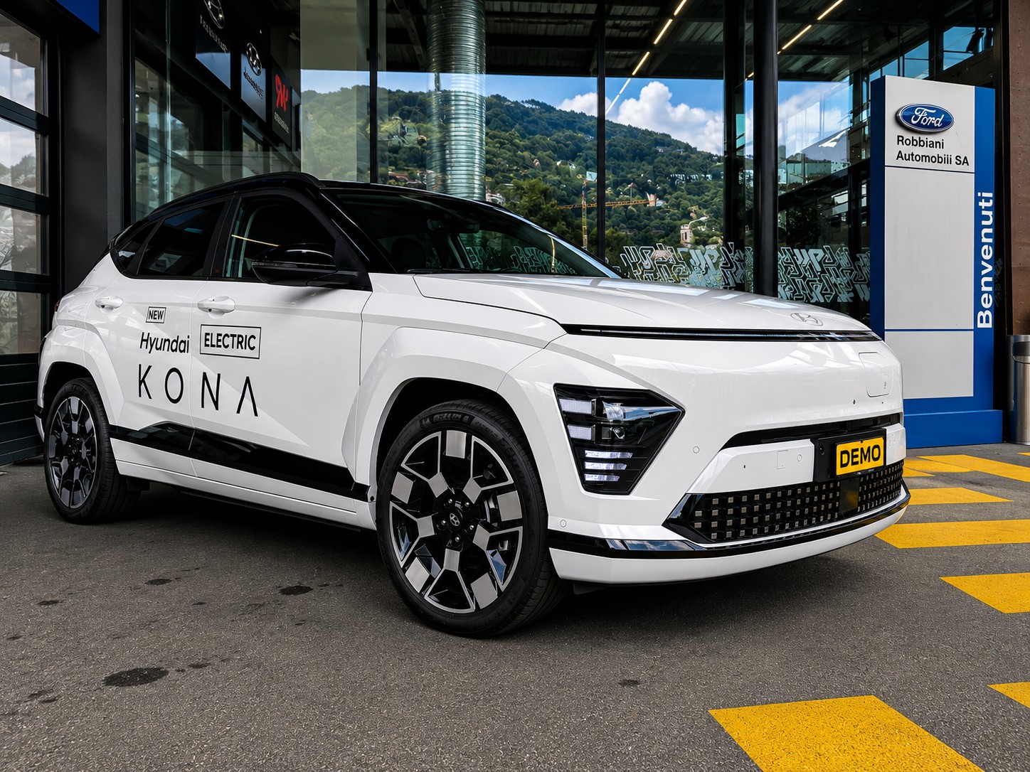 HYUNDAI Kona DEMO EV 65.4 kWh Vertex-image-3