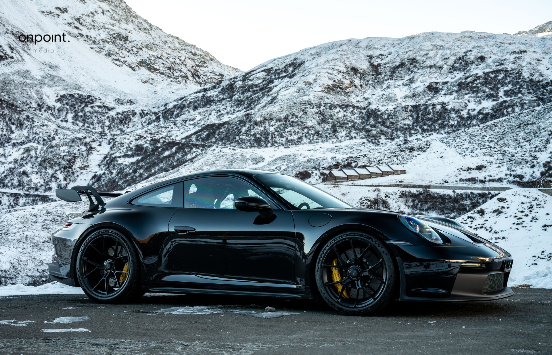 PORSCHE 911 992 GT3-image-2