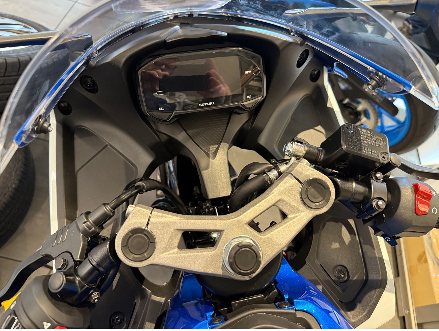 SUZUKI GSX 125 R L7-M0-image-3