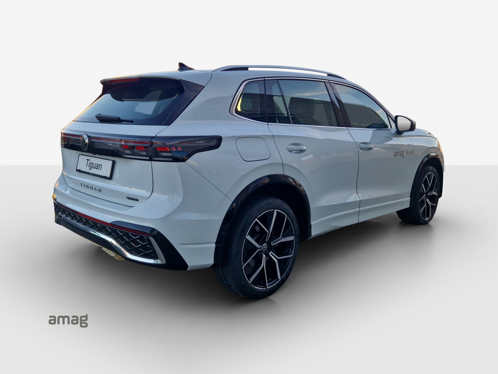 VW Tiguan 2.0 TSI DSG R-Line 4Motion-image-4