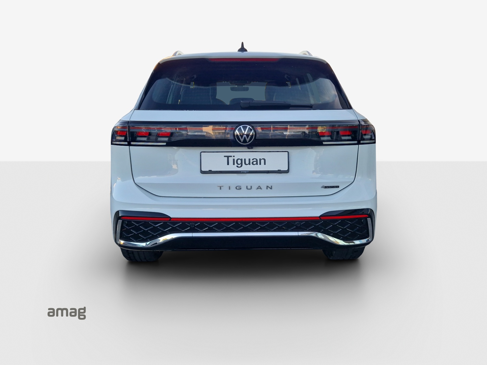 VW Tiguan 2.0 TSI DSG R-Line 4Motion-image-3