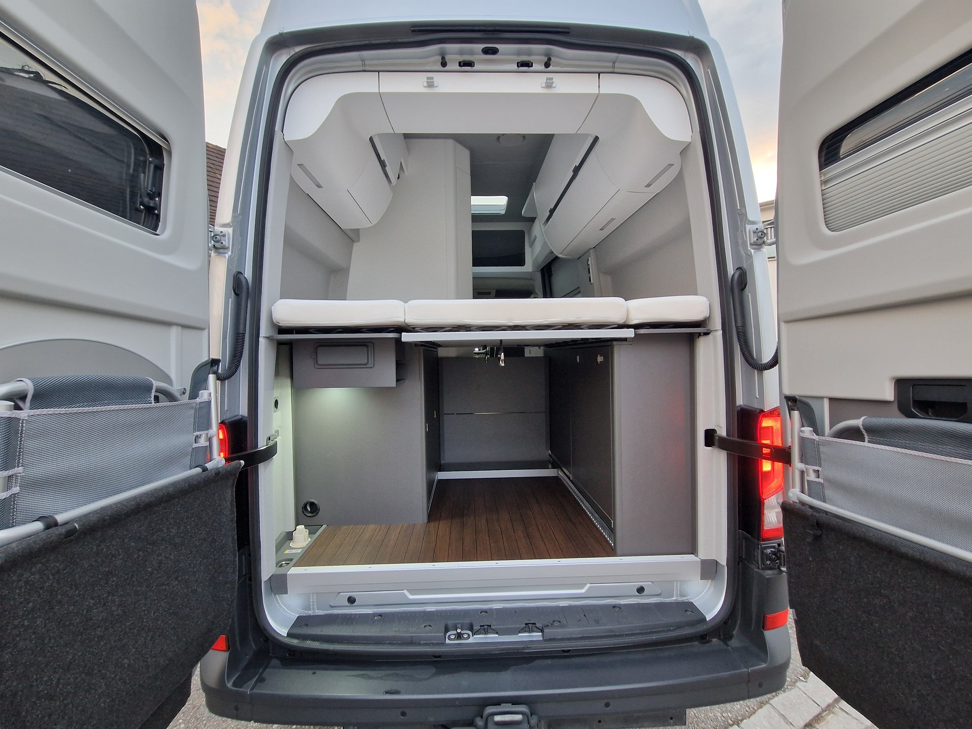 VW Grand California 600 2.0 BI-TDI 4 Motion 3500kg oder 3880kg 4 Schlafplätze-image-6