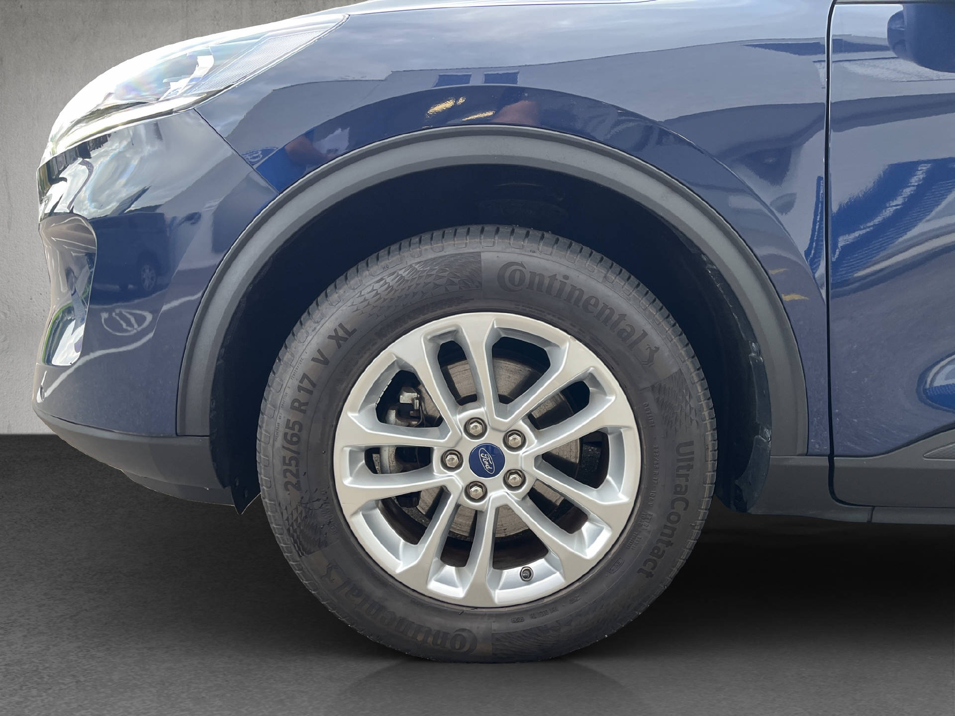 FORD Kuga 2.5 Hybrid Titanium 4x4-image-30